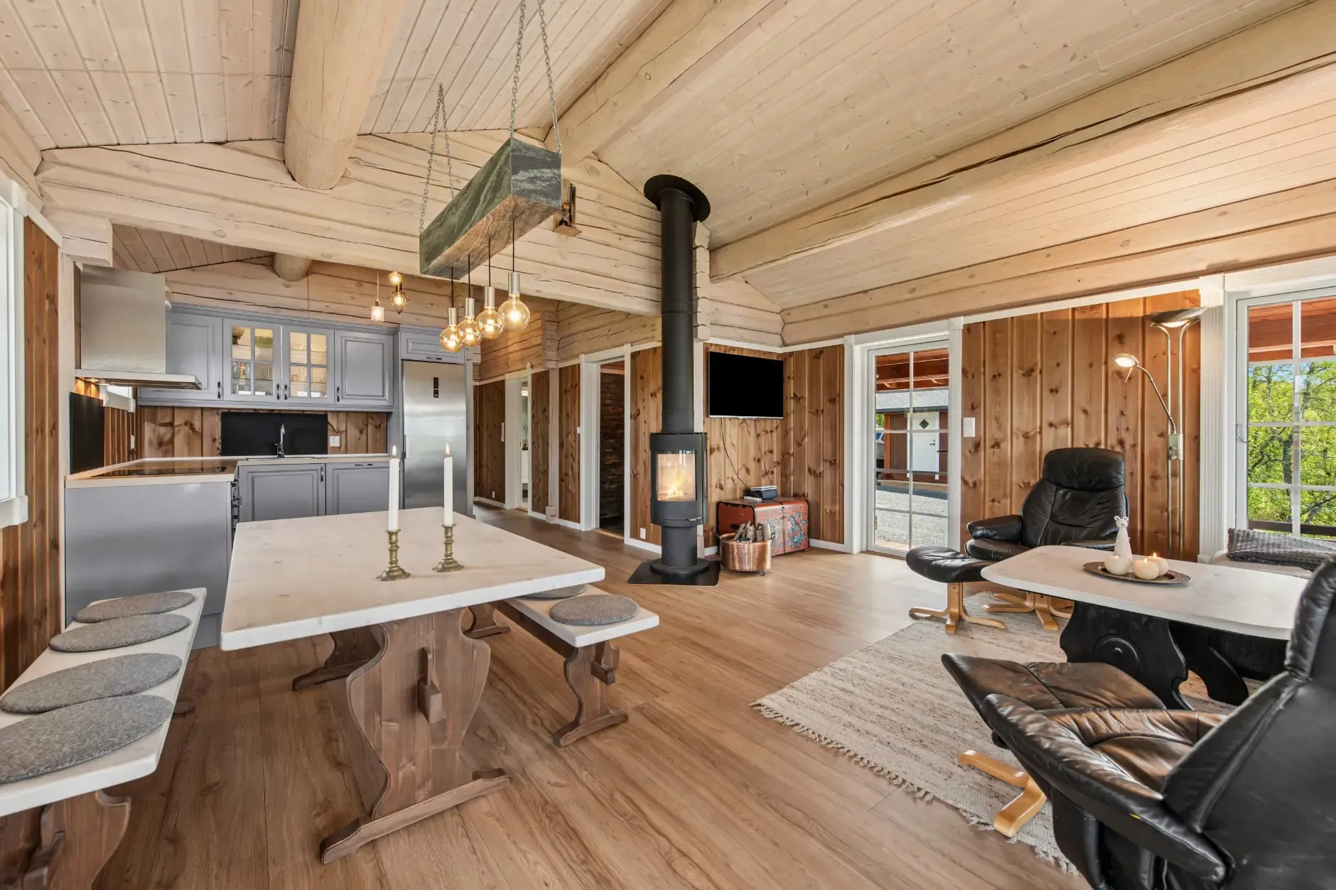 Modern 3-Bedroom Country House with Lake Views in Rauland, Norway - View image 10 of 31