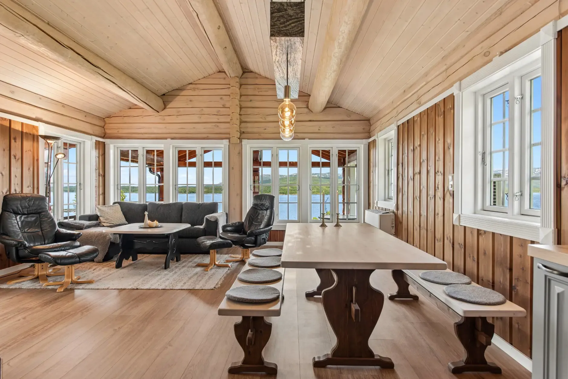 Modern 3-Bedroom Country House with Lake Views in Rauland, Norway - View image 13 of 31