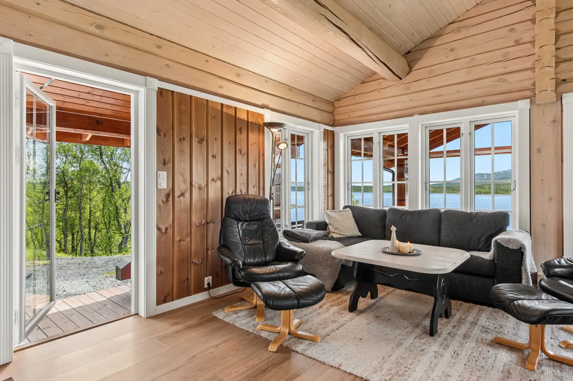 Modern 3-Bedroom Country House with Lake Views in Rauland, Norway - View image 15 of 31