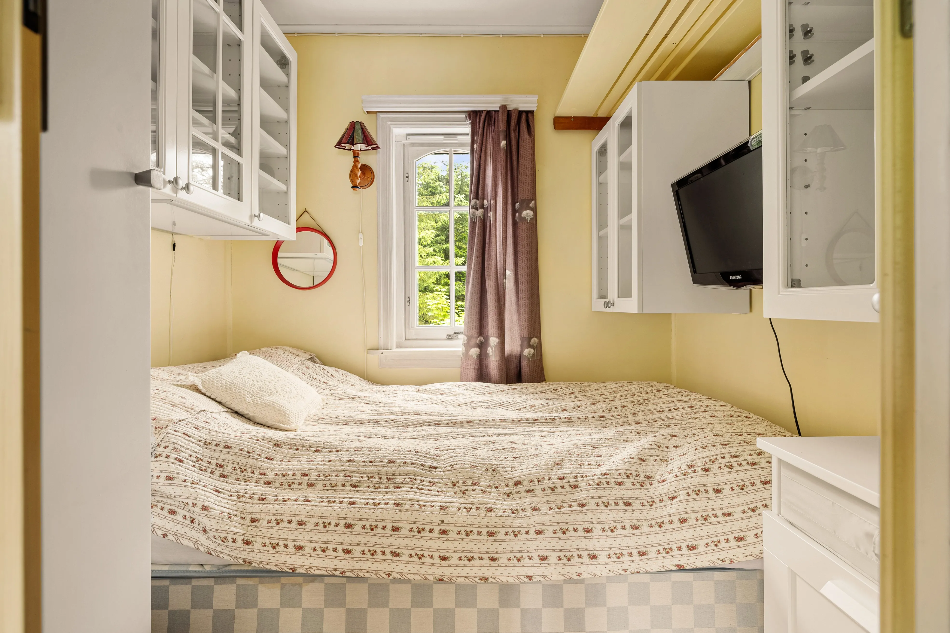 1960s Norwegian Coastal Cabin with Garden and Mooring Potential - View image 18 of 34
