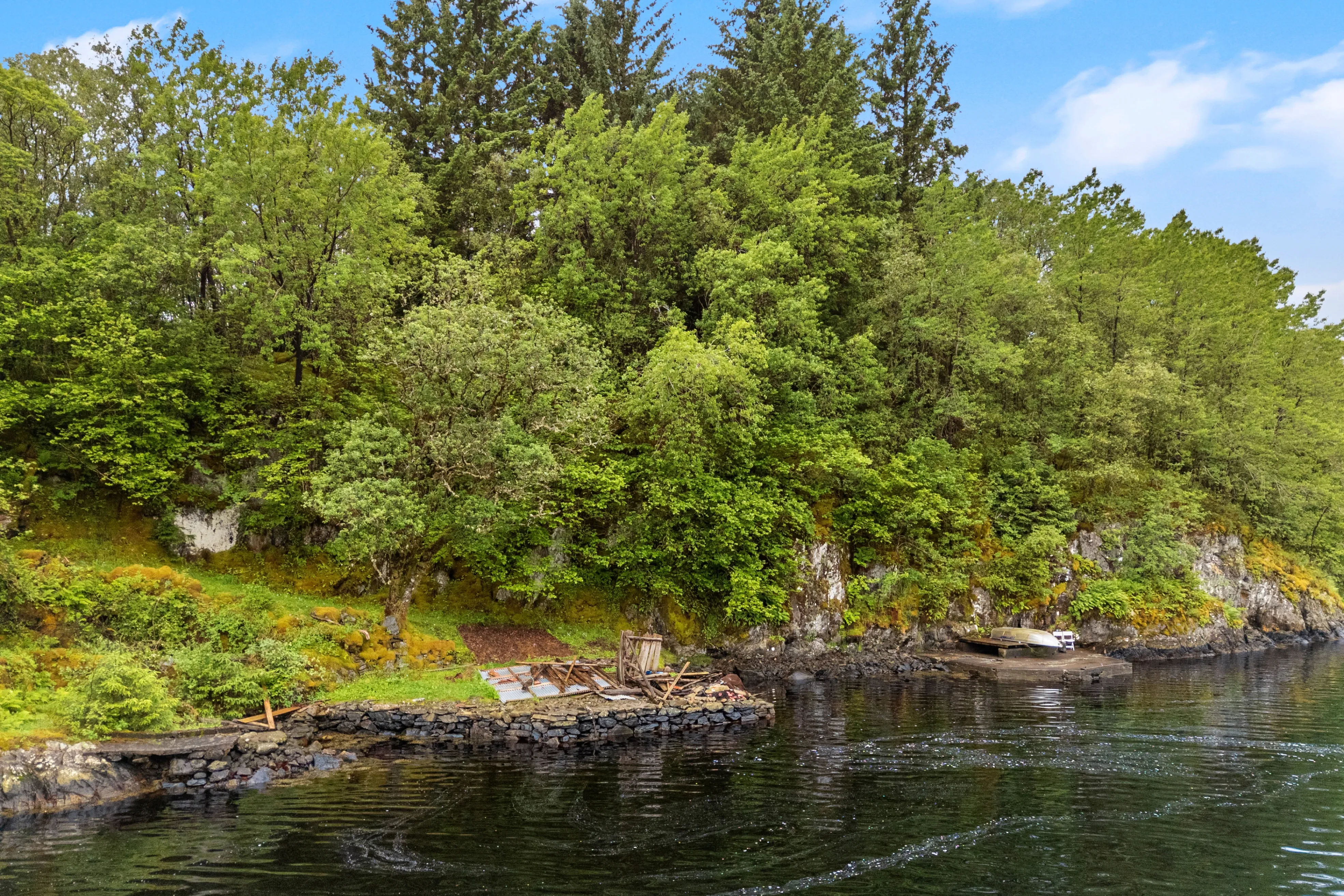 1960s Norwegian Coastal Cabin with Garden and Mooring Potential - View image 32 of 34