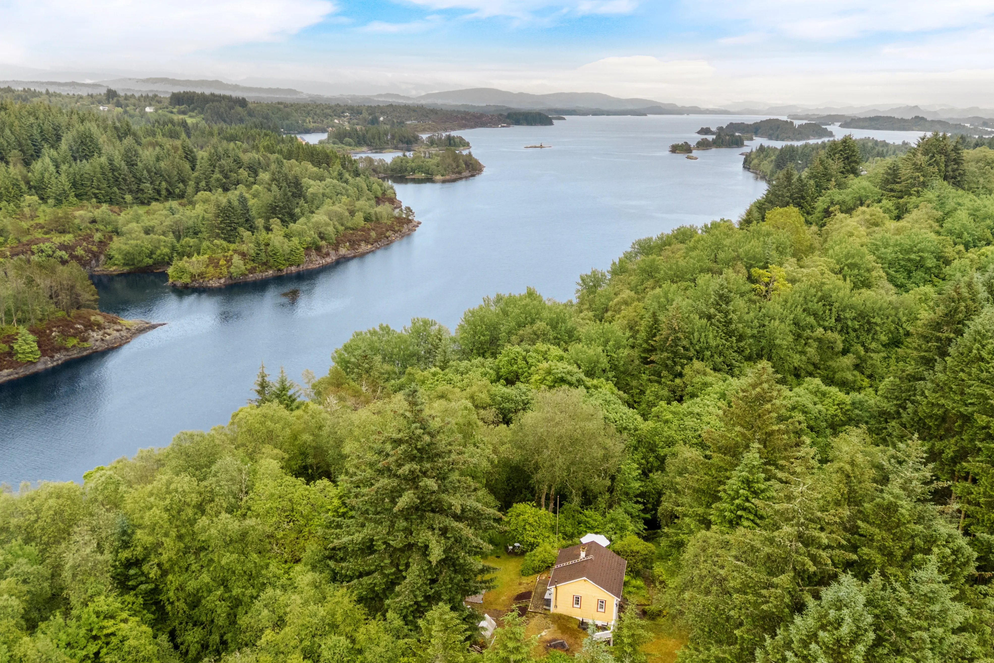 1960s Norwegian Coastal Cabin with Garden and Mooring Potential - View image 33 of 34