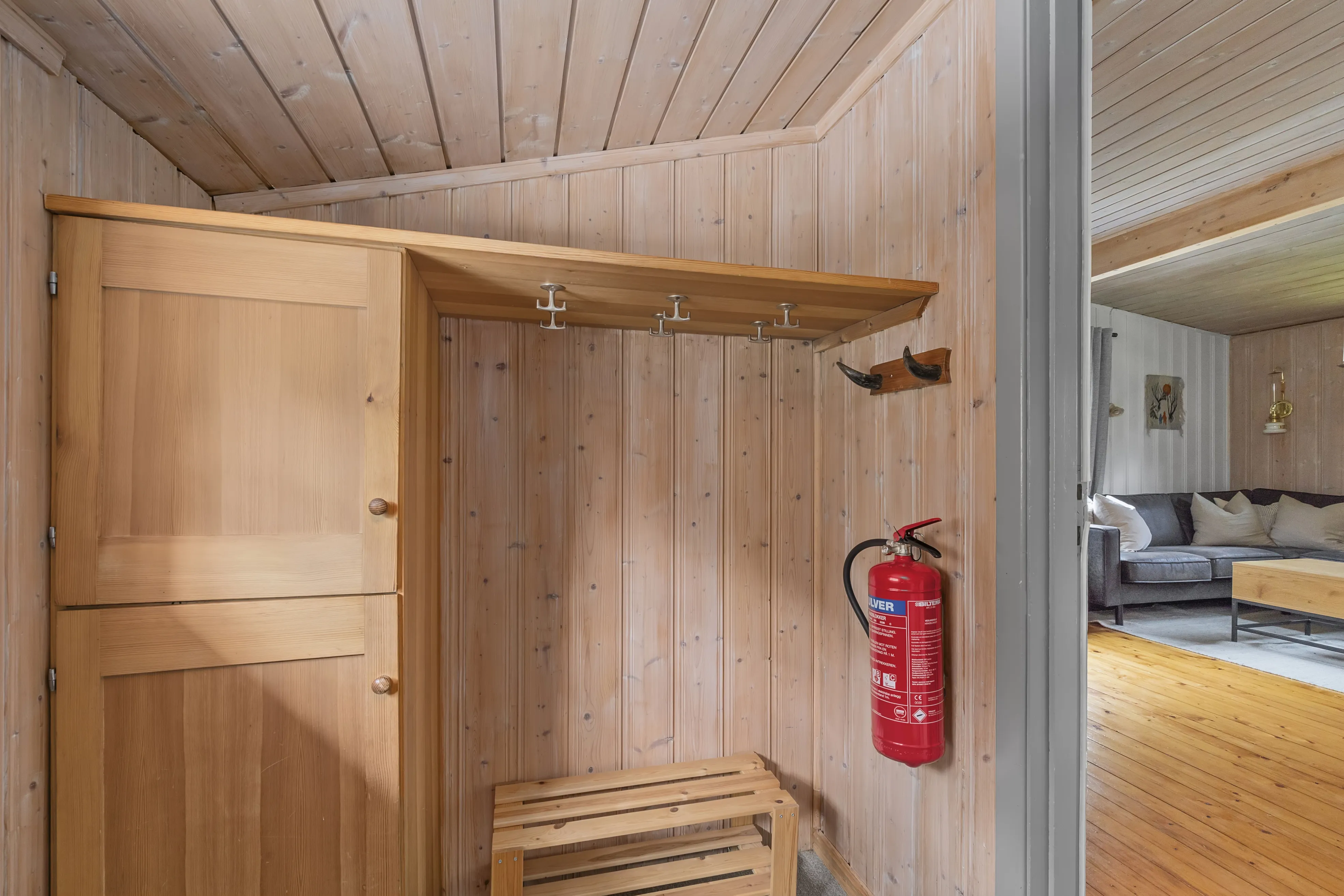 1960s Cabin with Expansive Terrace and Scenic Trails in Flå, Norway - View image 6 of 36