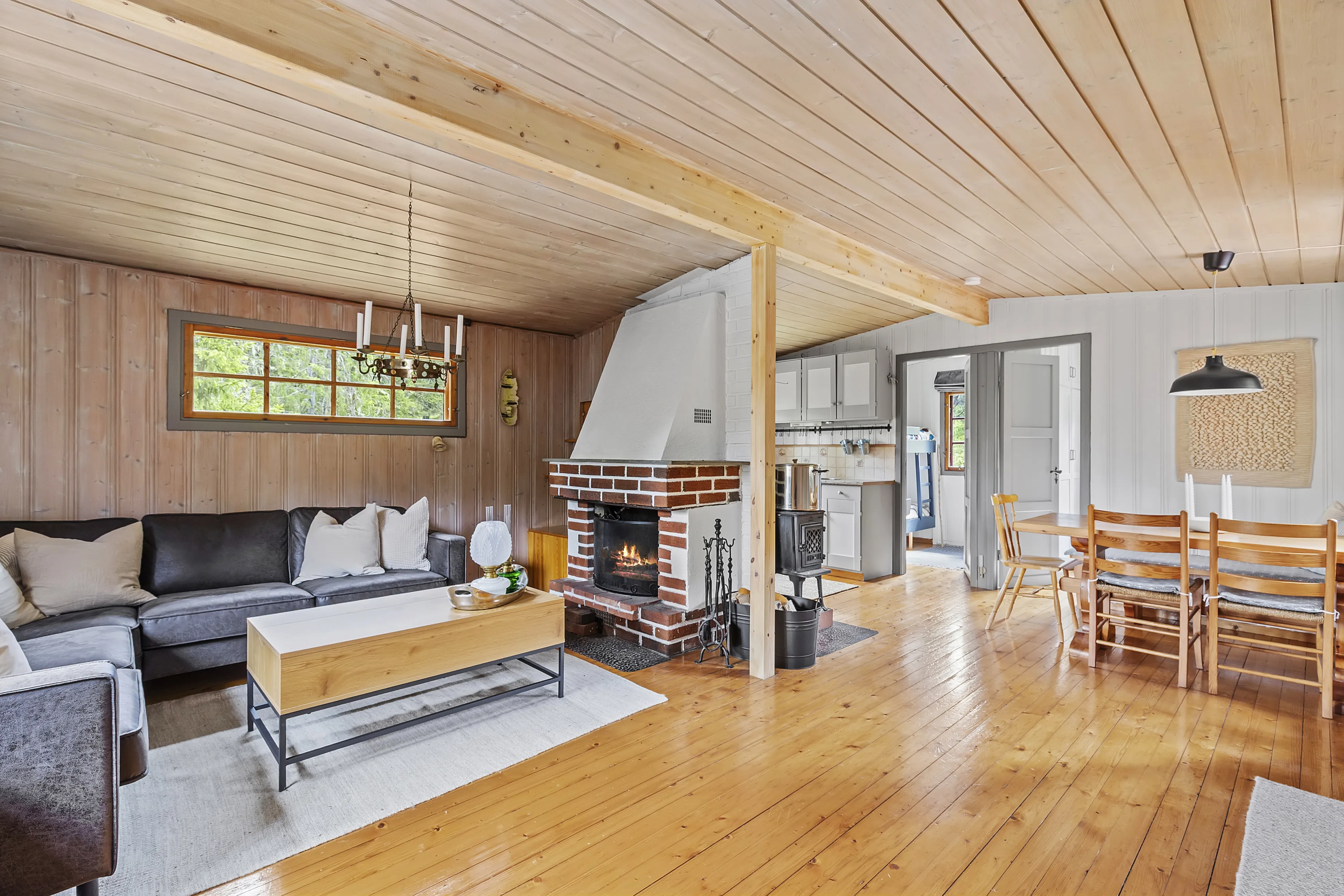 1960s Cabin with Expansive Terrace and Scenic Trails in Flå, Norway - View image 7 of 36