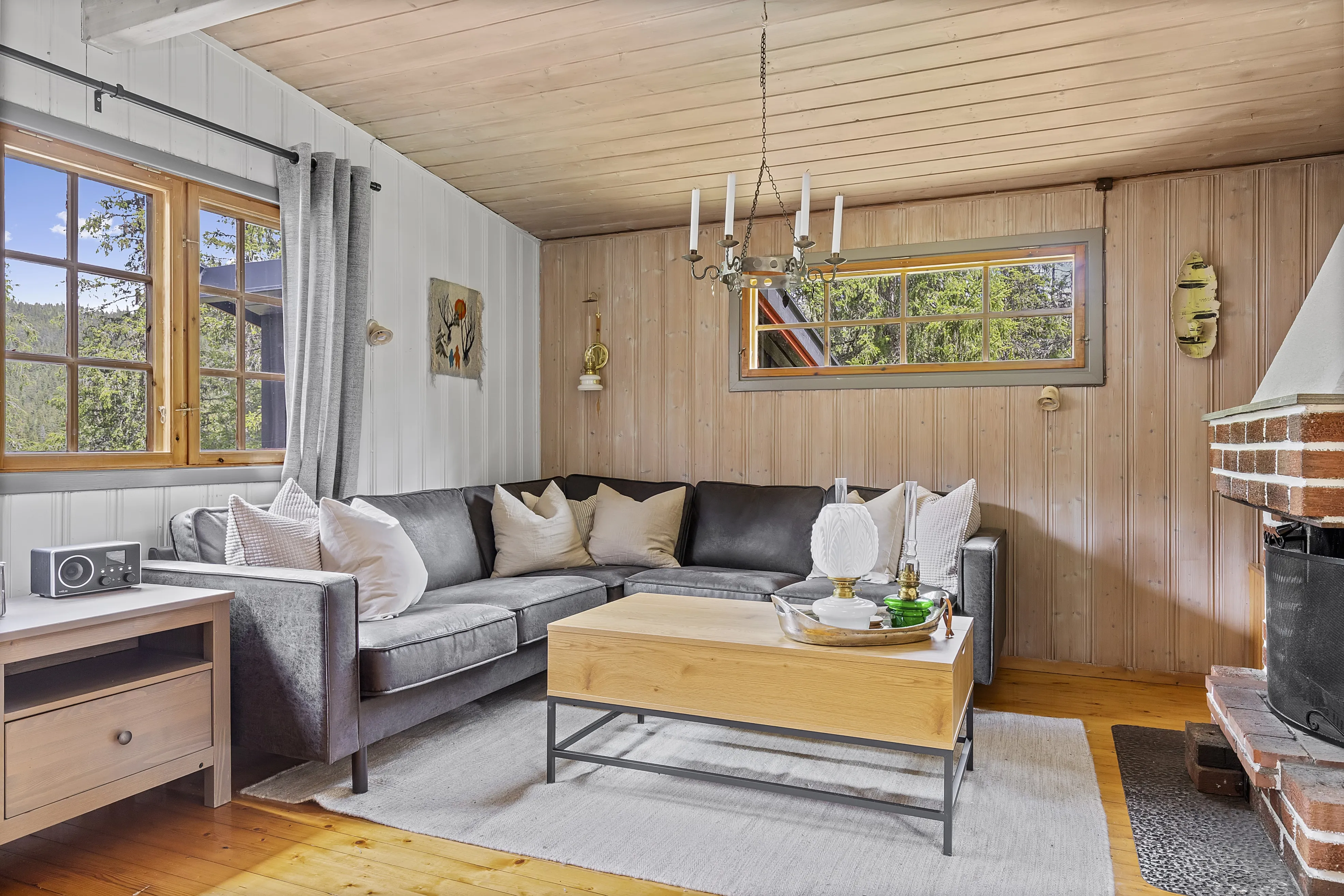 1960s Cabin with Expansive Terrace and Scenic Trails in Flå, Norway - View image 8 of 36