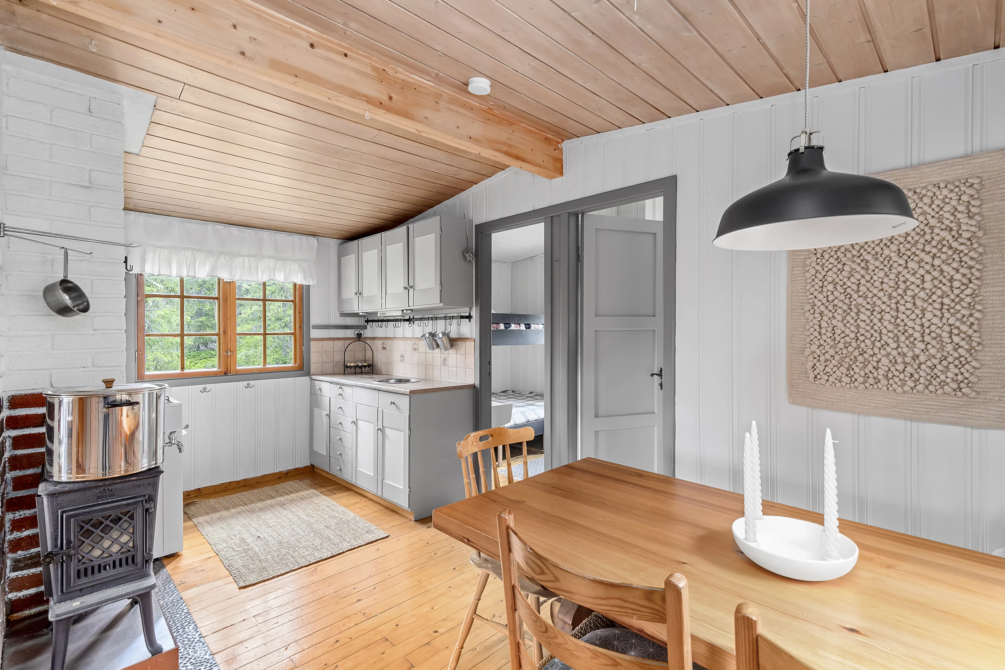 1960s Cabin with Expansive Terrace and Scenic Trails in Flå, Norway - View image 11 of 36
