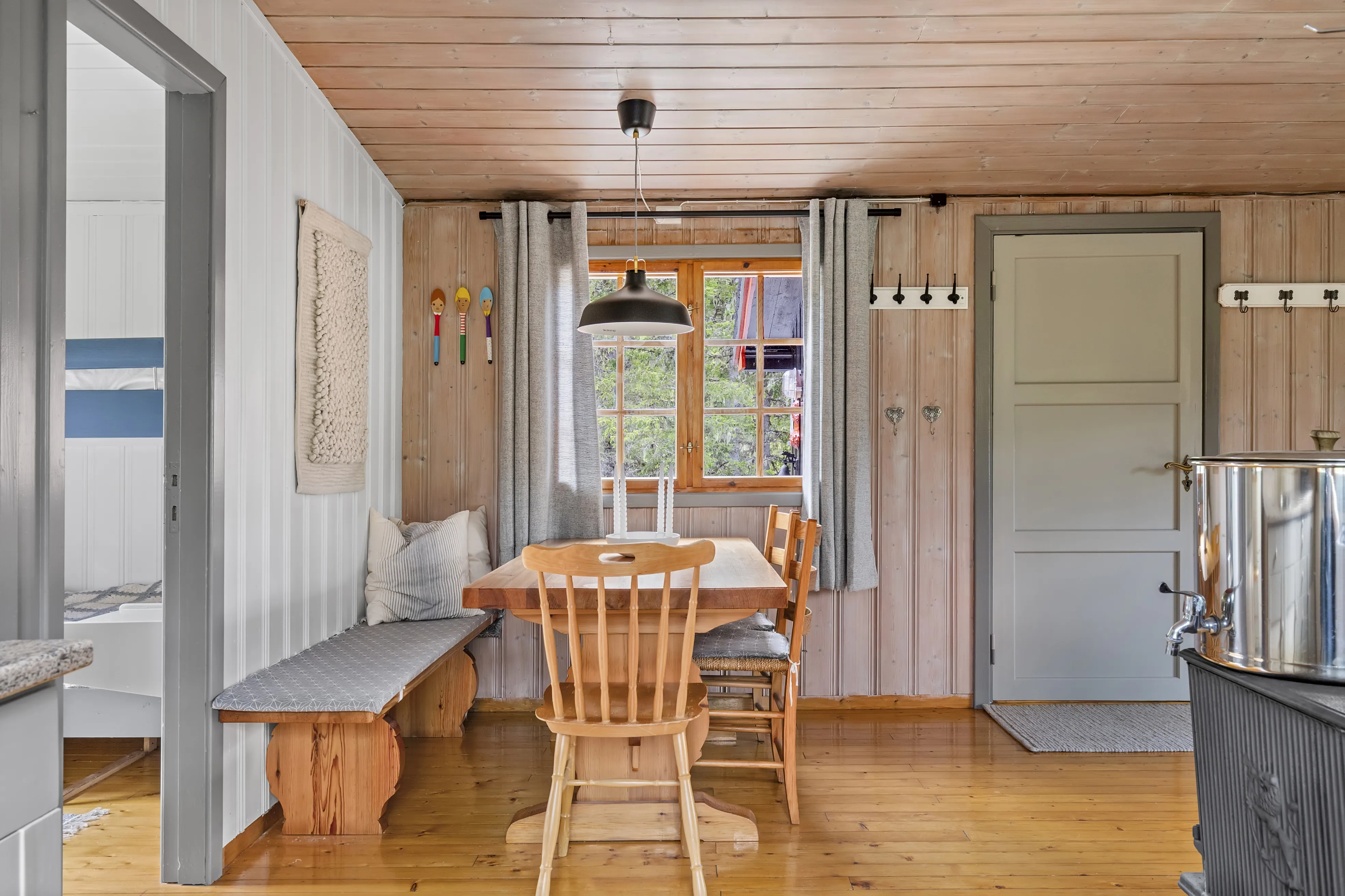 1960s Cabin with Expansive Terrace and Scenic Trails in Flå, Norway - View image 15 of 36