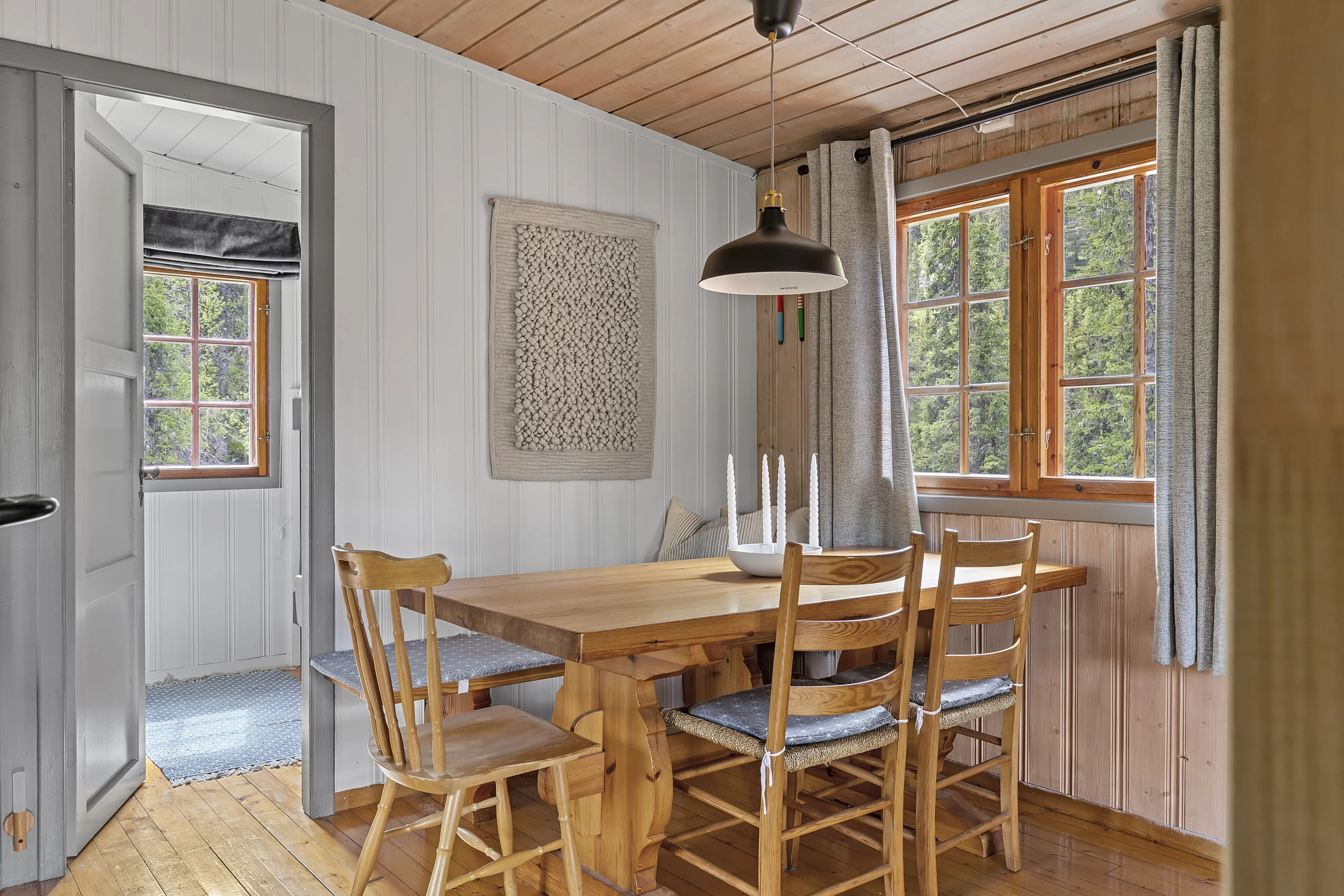 1960s Cabin with Expansive Terrace and Scenic Trails in Flå, Norway - View image 16 of 36