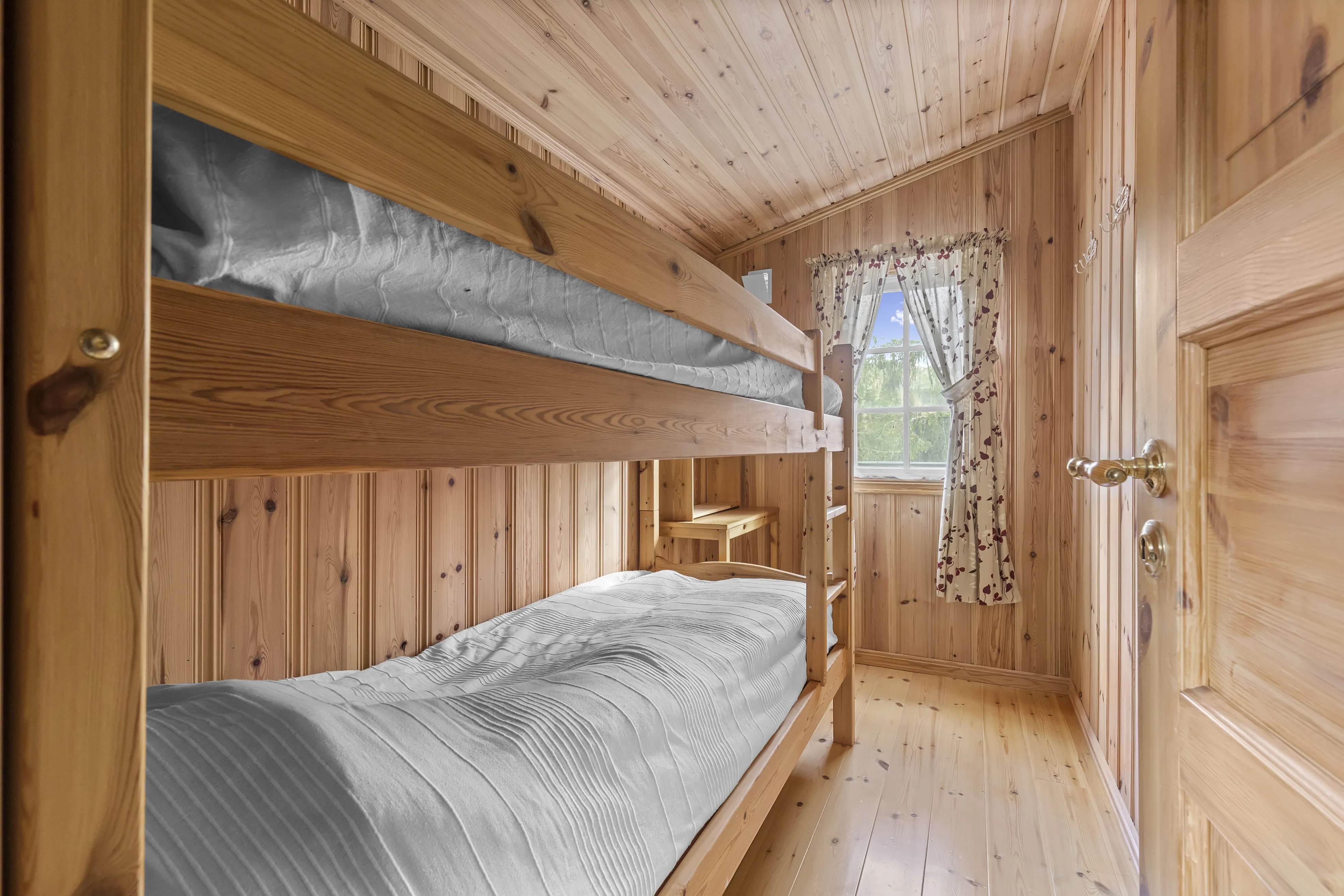 1960s Cabin with Expansive Terrace and Scenic Trails in Flå, Norway - View image 23 of 36