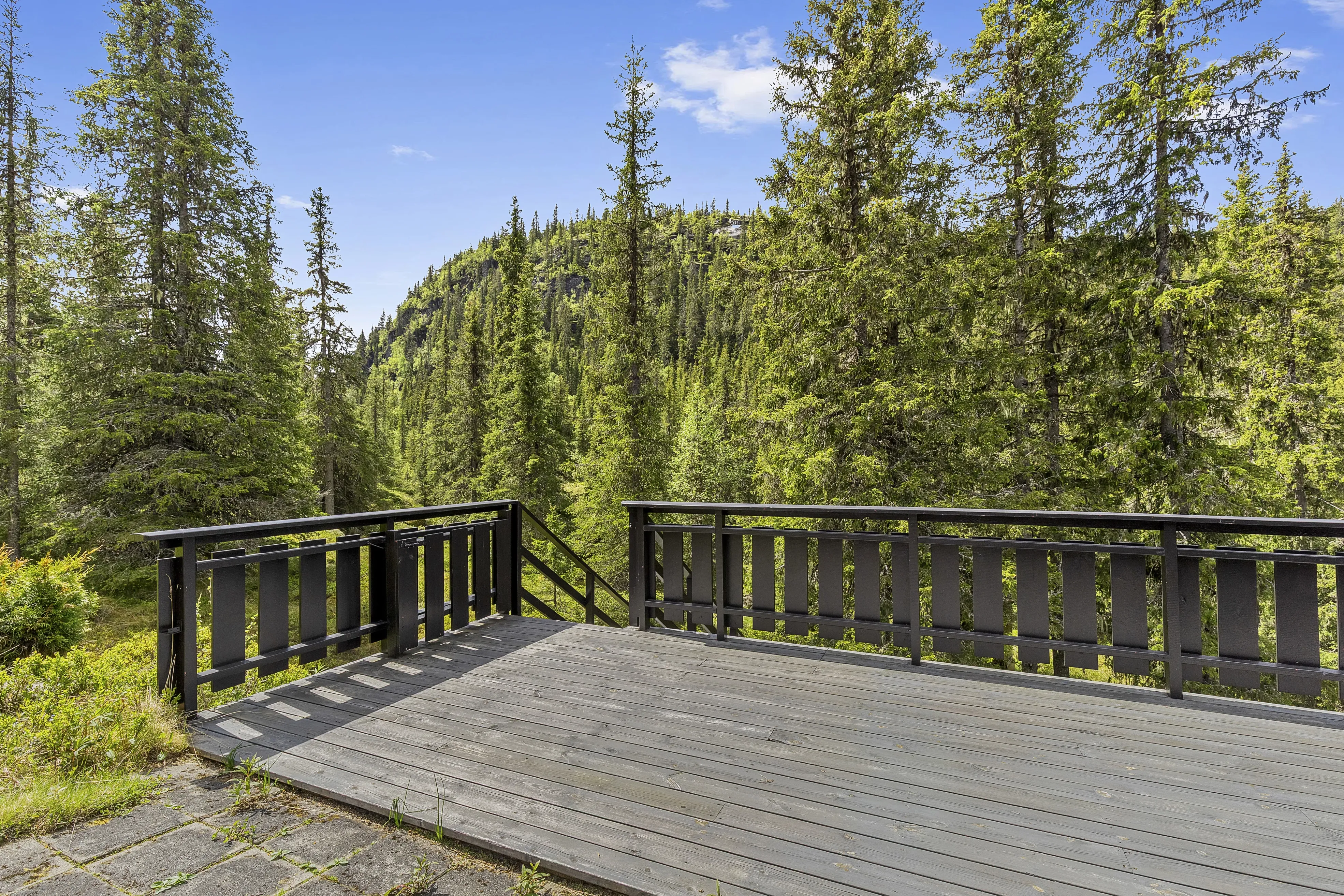 1960s Cabin with Expansive Terrace and Scenic Trails in Flå, Norway - View image 27 of 36