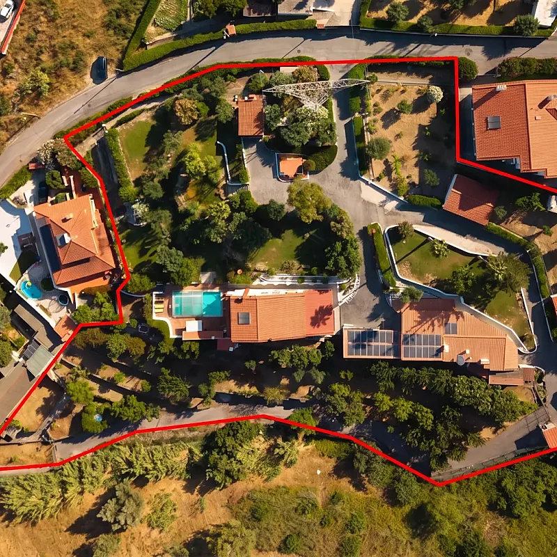 Expansive 5-Bedroom House with Pool and Garden in Alverca do Ribatejo