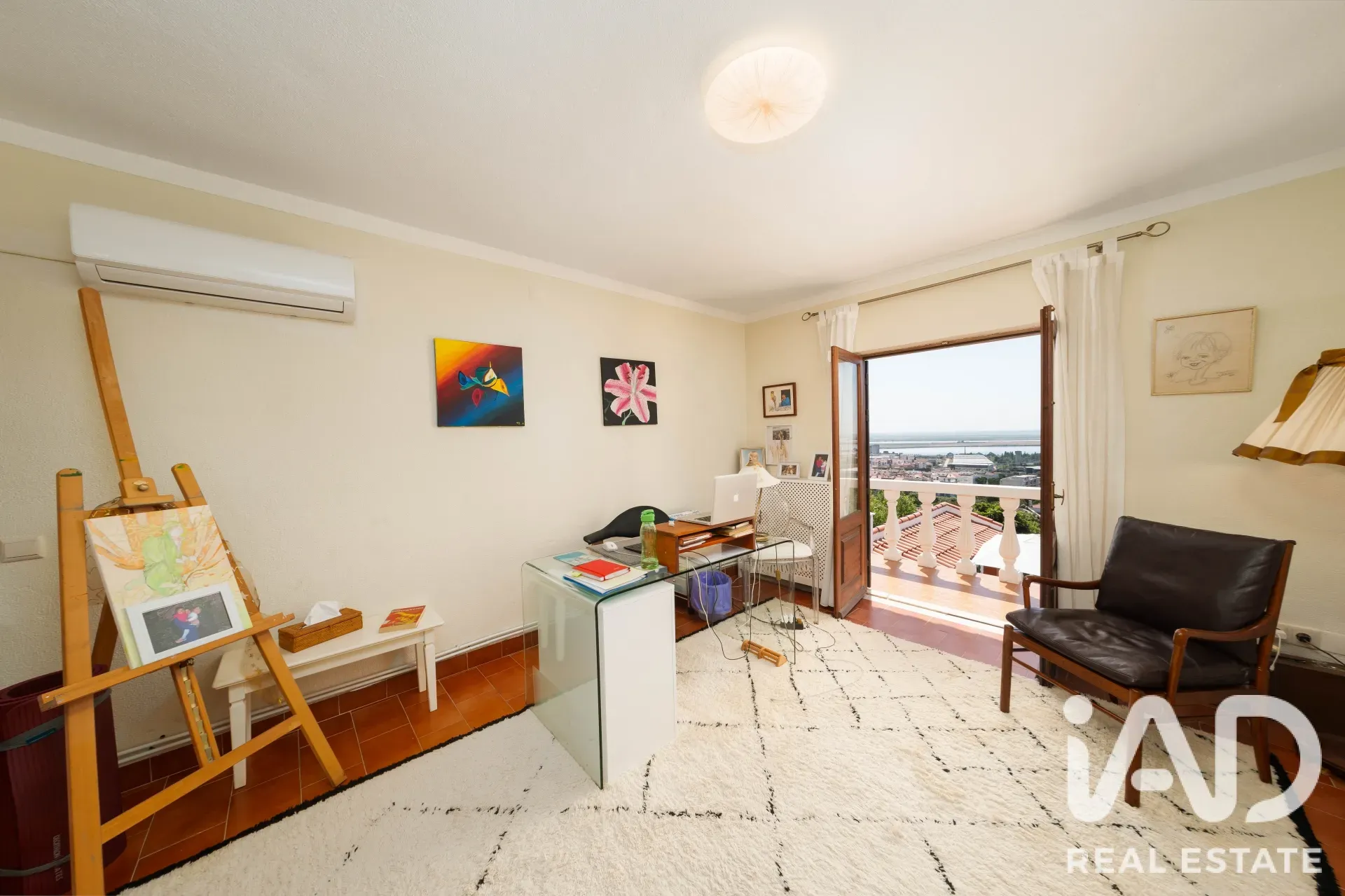 Expansive 5-Bedroom House with Pool and Garden in Alverca do Ribatejo - View image 15 of 40