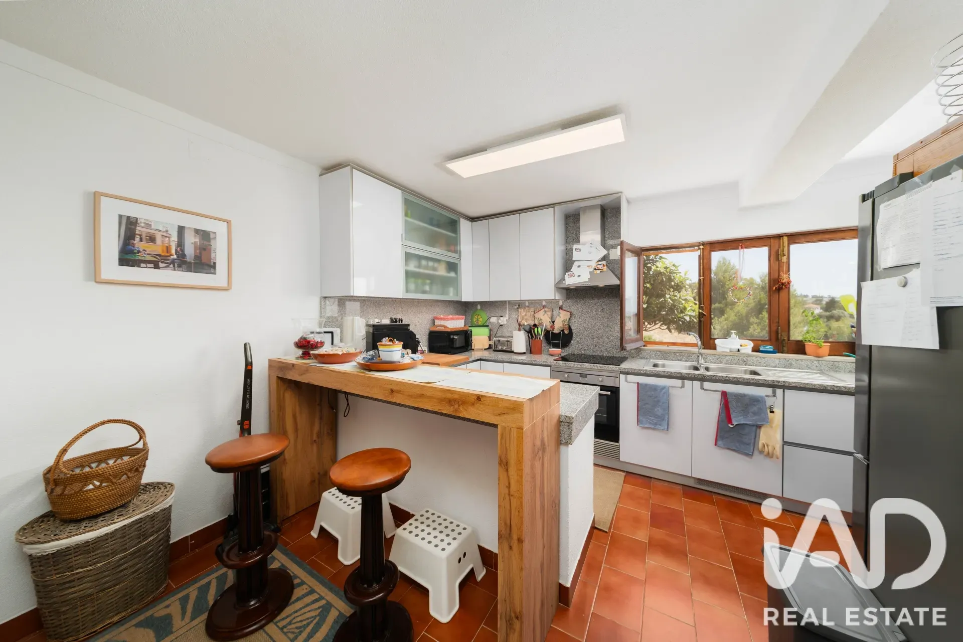 Expansive 5-Bedroom House with Pool and Garden in Alverca do Ribatejo - View image 20 of 40