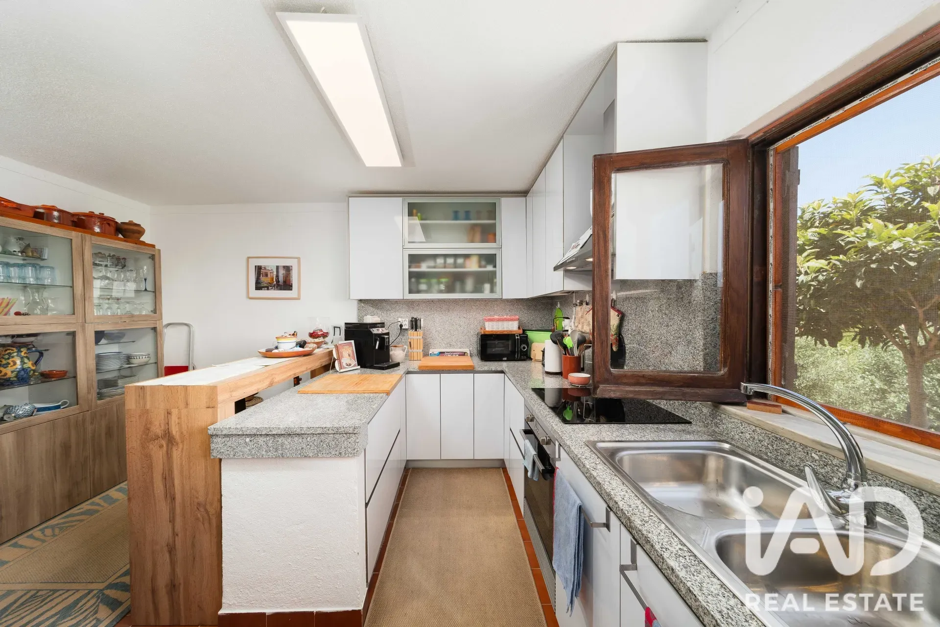 Expansive 5-Bedroom House with Pool and Garden in Alverca do Ribatejo - View image 21 of 40