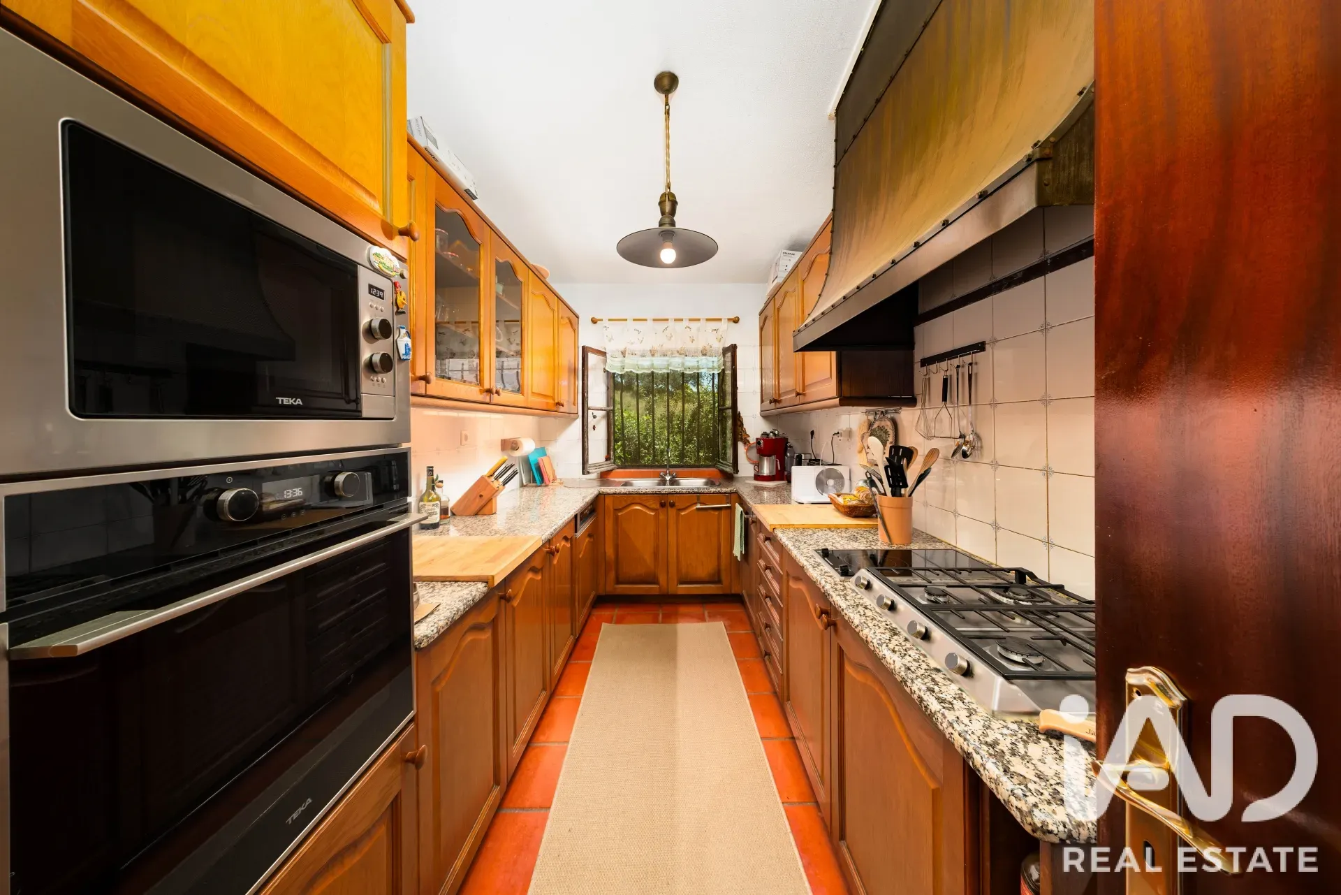 Expansive 5-Bedroom House with Pool and Garden in Alverca do Ribatejo - View image 25 of 40