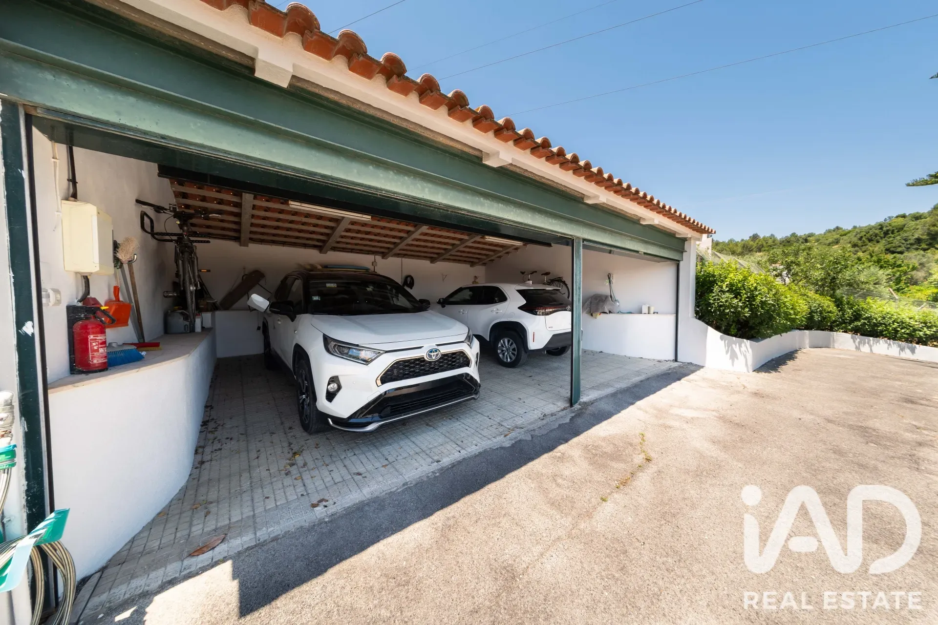 Expansive 5-Bedroom House with Pool and Garden in Alverca do Ribatejo - View image 30 of 40