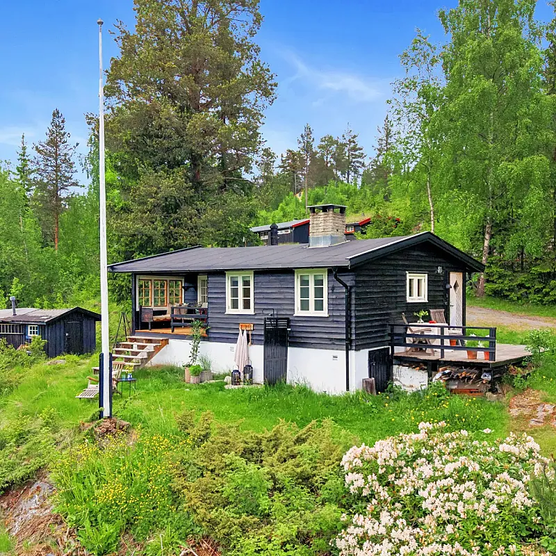 1960s Country House with Garden and Terrace in Scenic Valdres, Norway