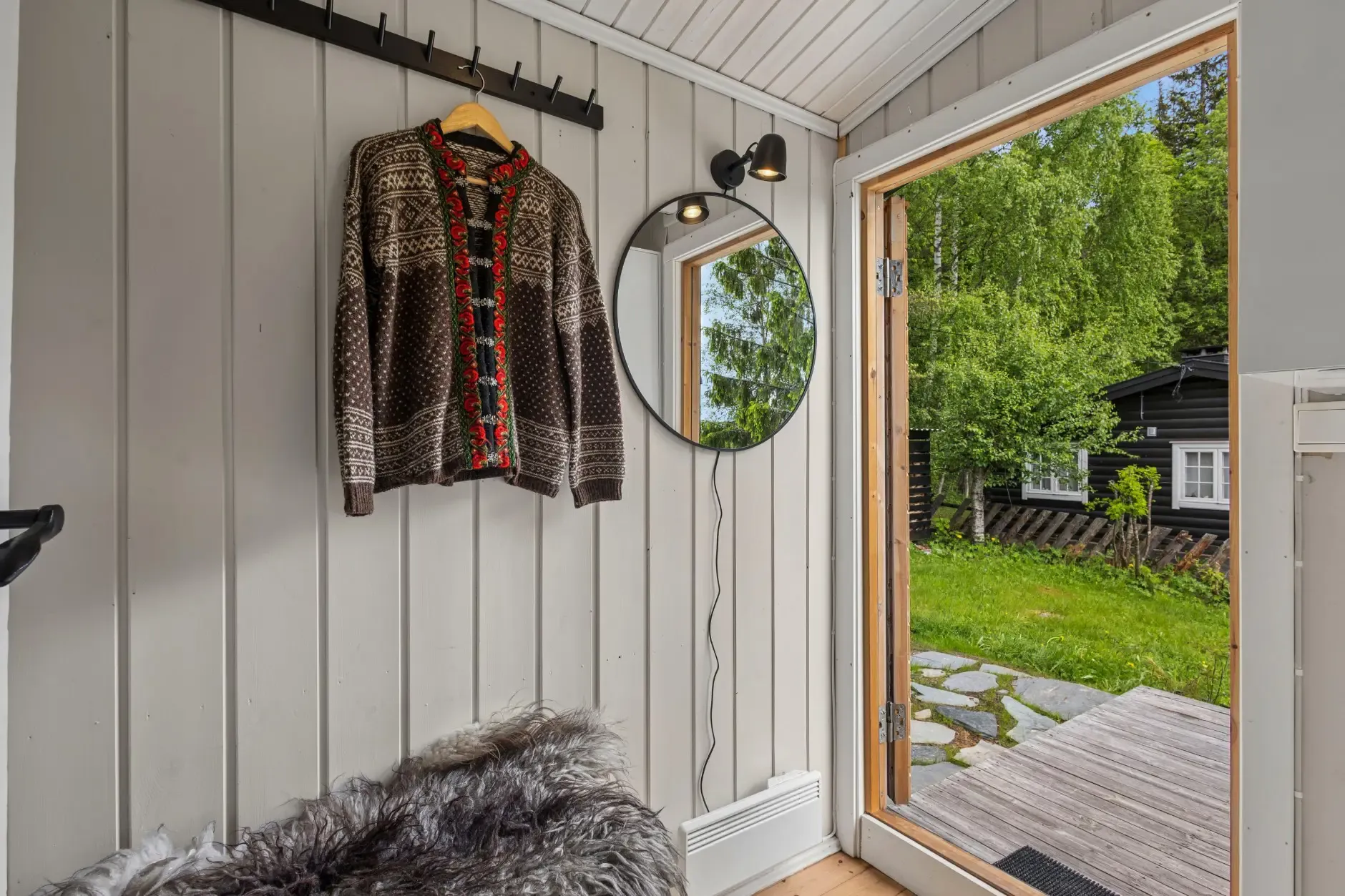 1960s Country House with Garden and Terrace in Scenic Valdres, Norway - View image 6 of 34
