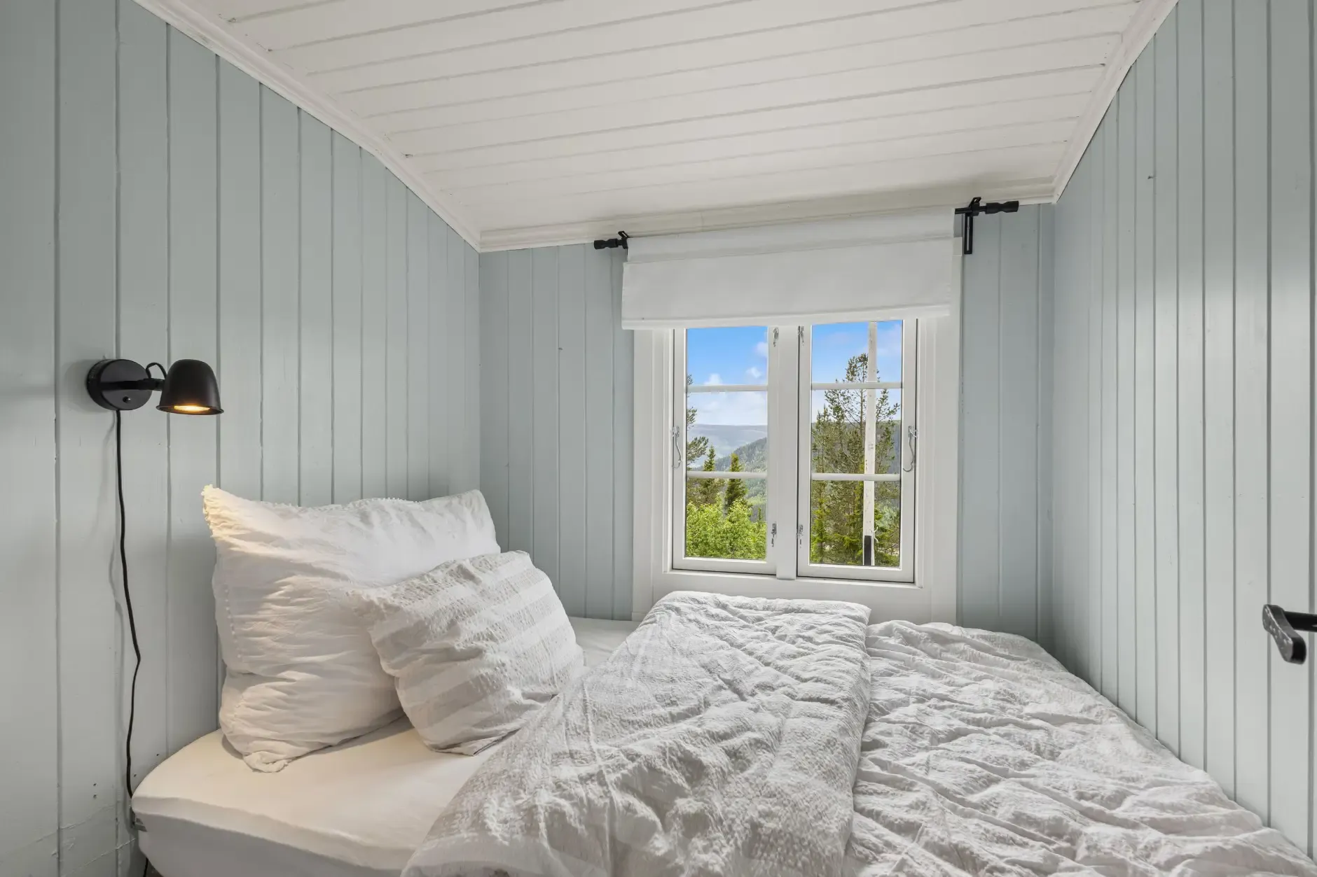 1960s Country House with Garden and Terrace in Scenic Valdres, Norway - View image 18 of 34