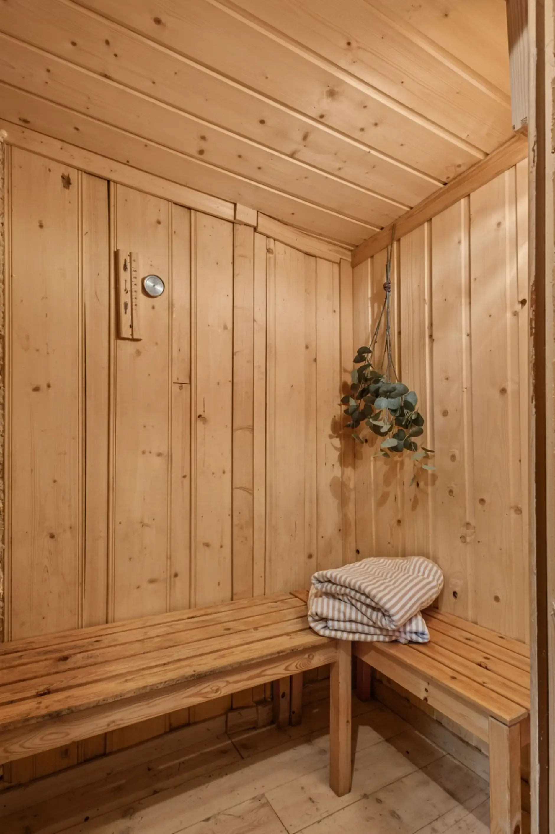 1960s Country House with Garden and Terrace in Scenic Valdres, Norway - View image 30 of 34