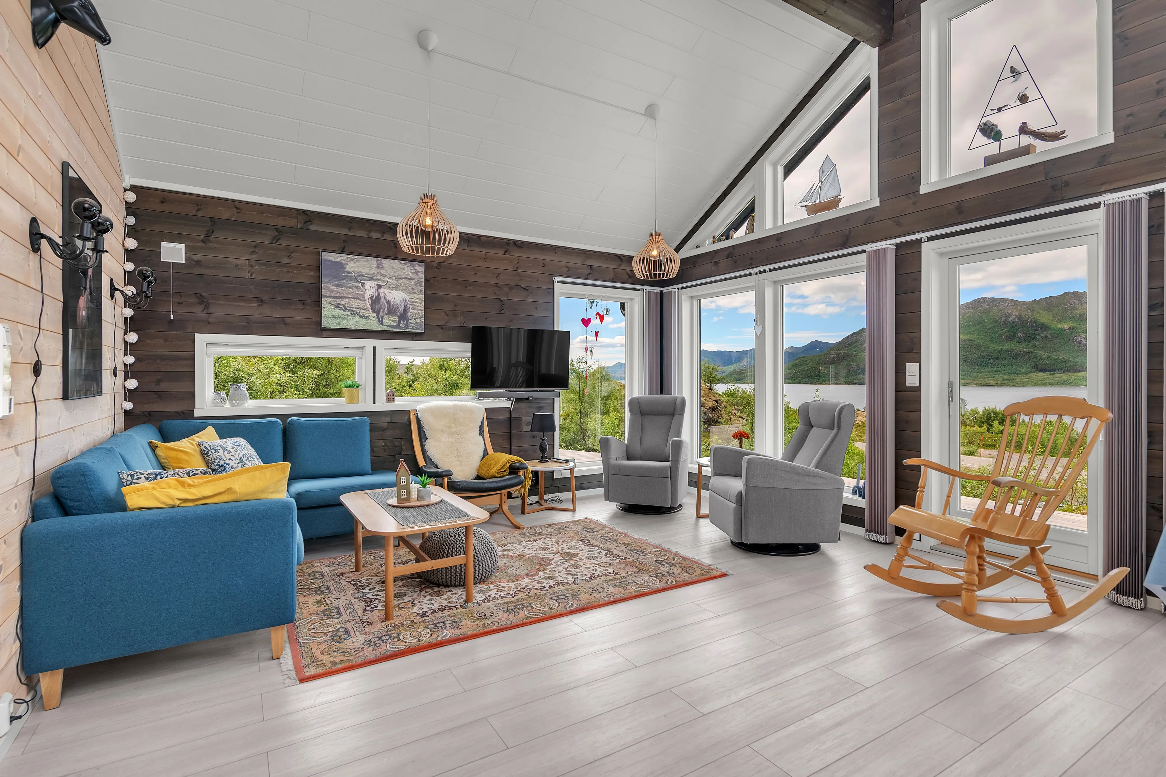 Modern 2-Bedroom Cabin with Expansive Terrace in Scenic Eidsfjorden, Norway - View image 7 of 35