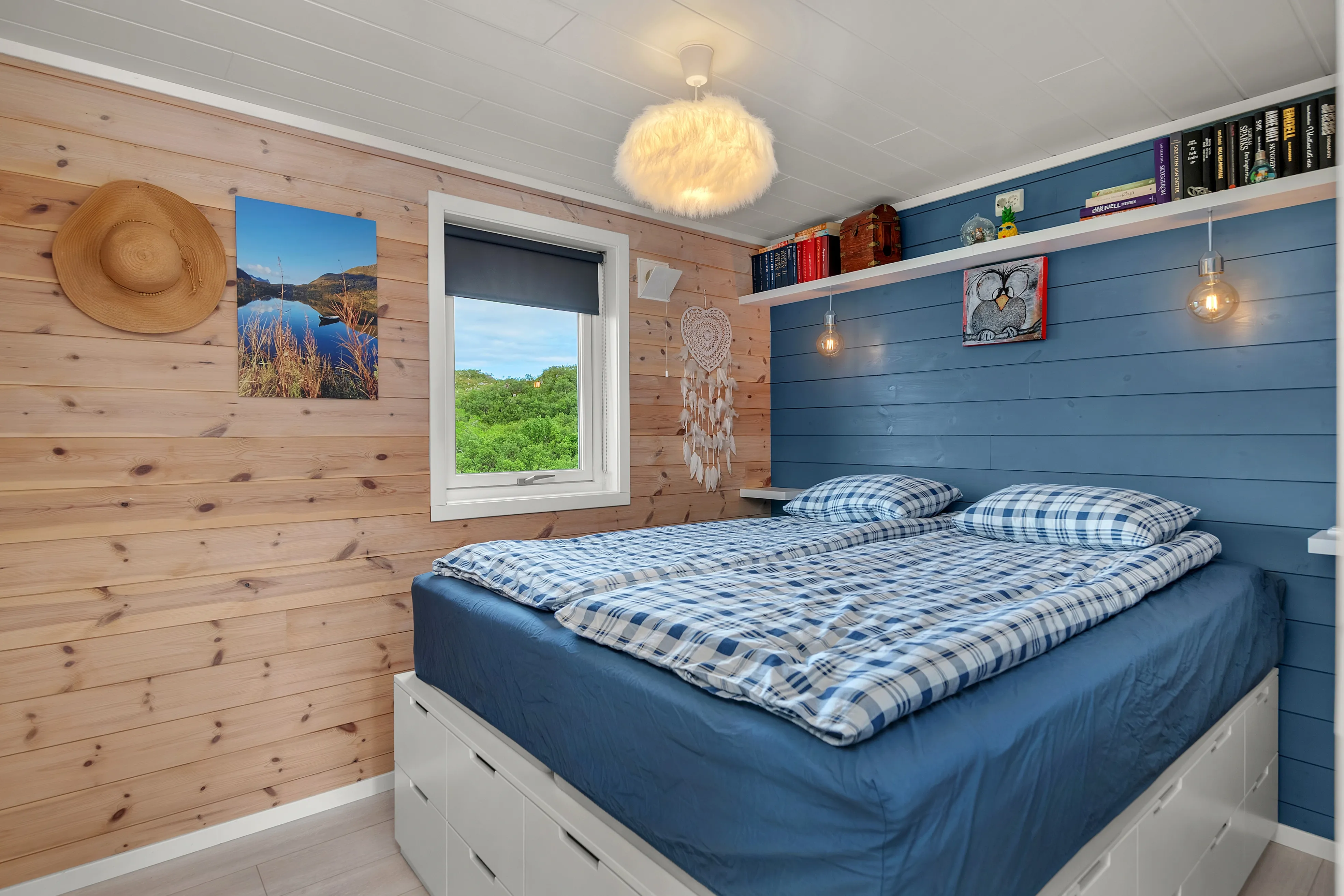 Modern 2-Bedroom Cabin with Expansive Terrace in Scenic Eidsfjorden, Norway - View image 13 of 35