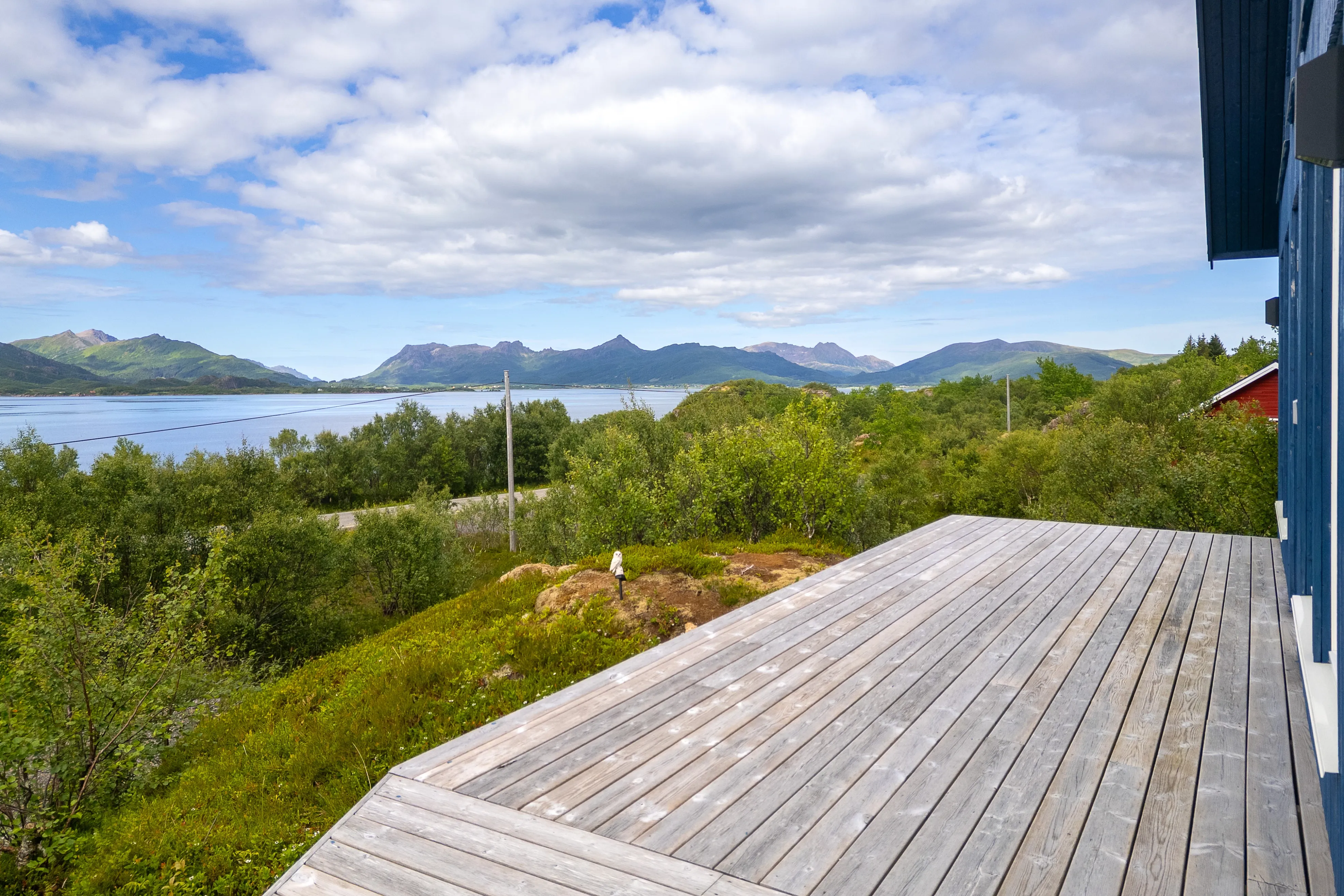 Modern 2-Bedroom Cabin with Expansive Terrace in Scenic Eidsfjorden, Norway - View image 20 of 35