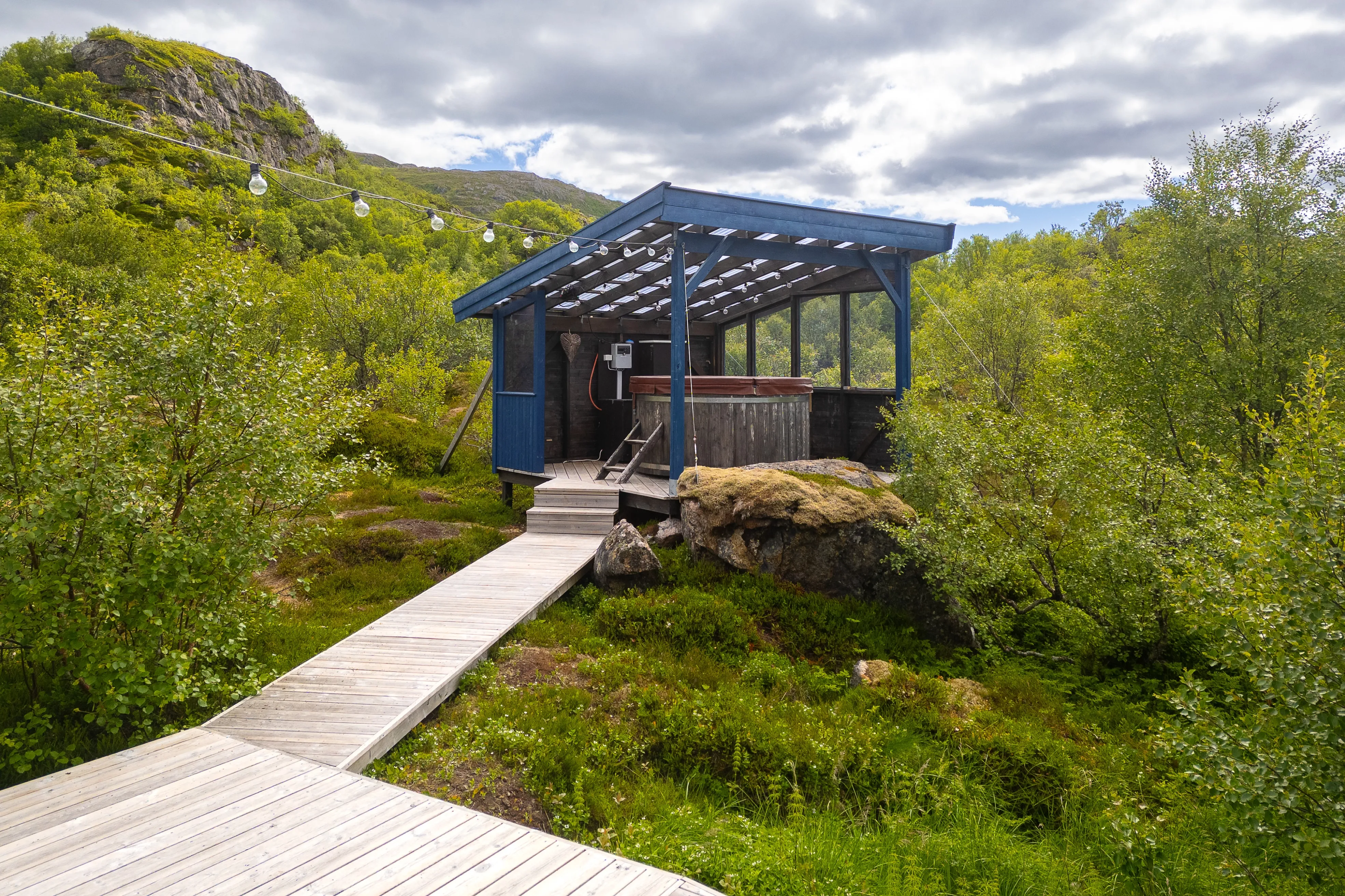 Modern 2-Bedroom Cabin with Expansive Terrace in Scenic Eidsfjorden, Norway - View image 25 of 35
