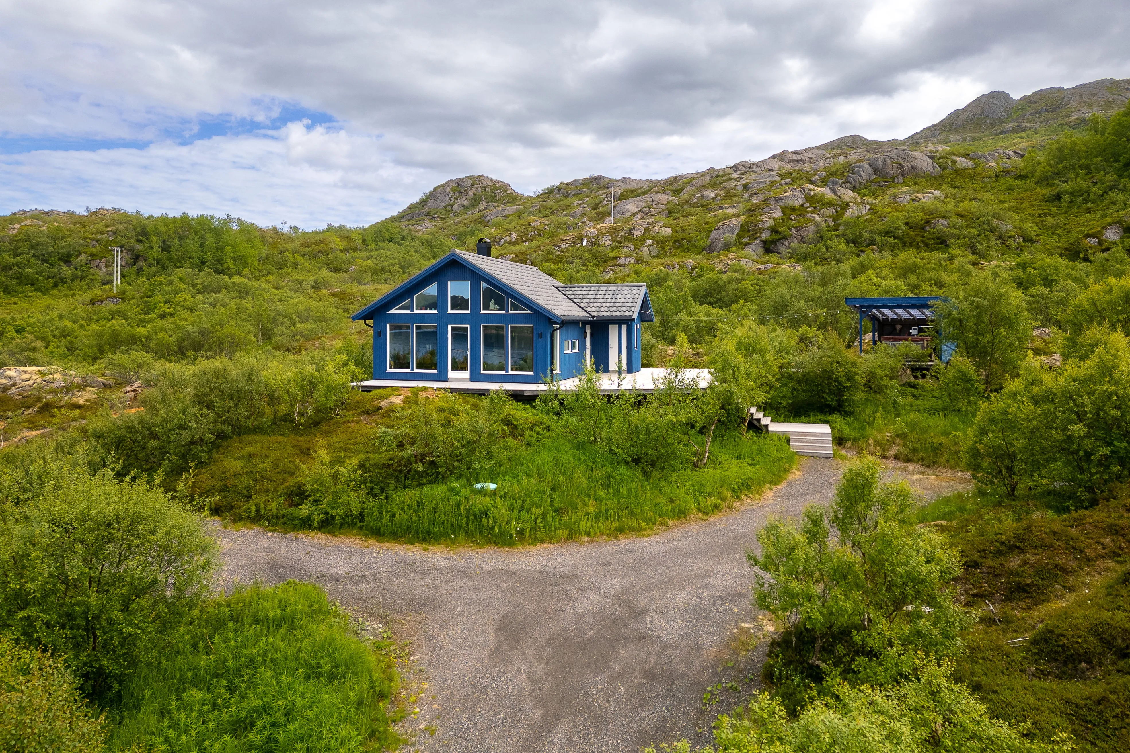 Modern 2-Bedroom Cabin with Expansive Terrace in Scenic Eidsfjorden, Norway - View image 26 of 35