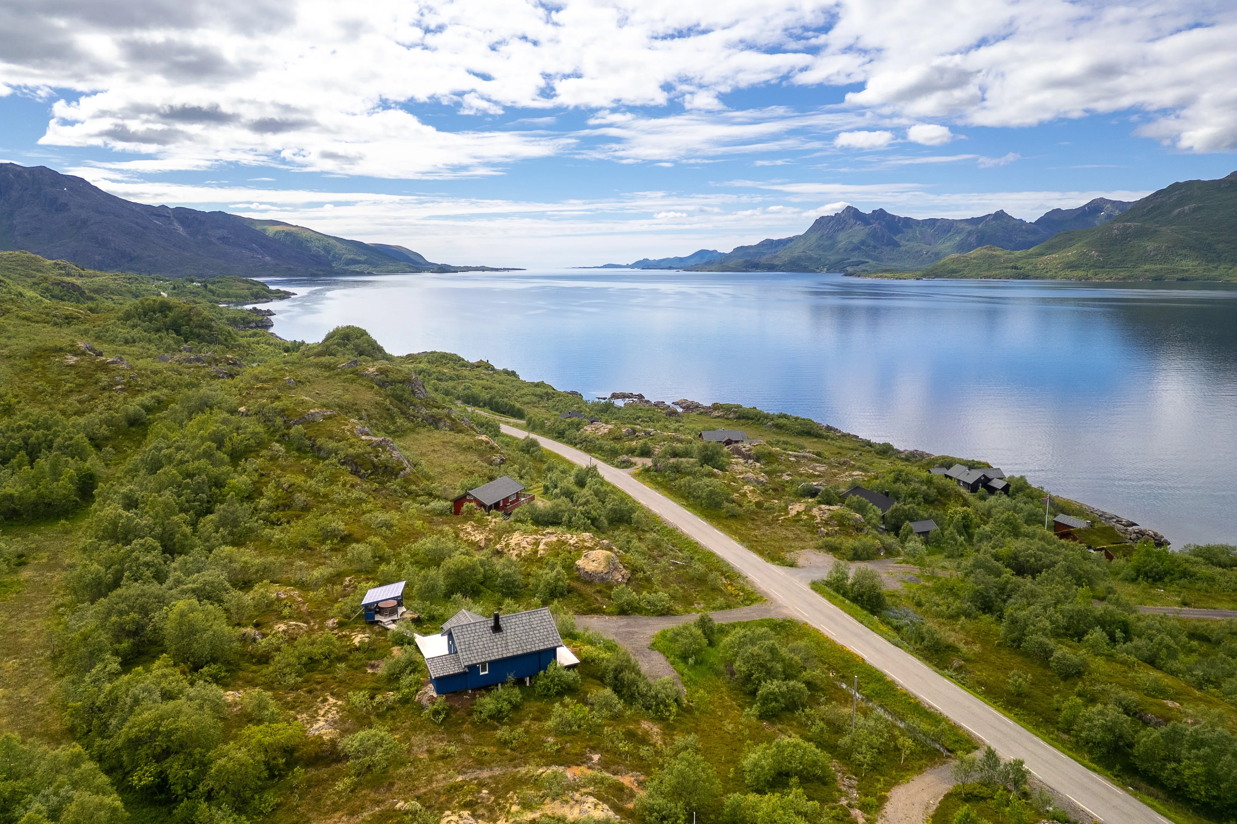 Modern 2-Bedroom Cabin with Expansive Terrace in Scenic Eidsfjorden, Norway - View image 29 of 35