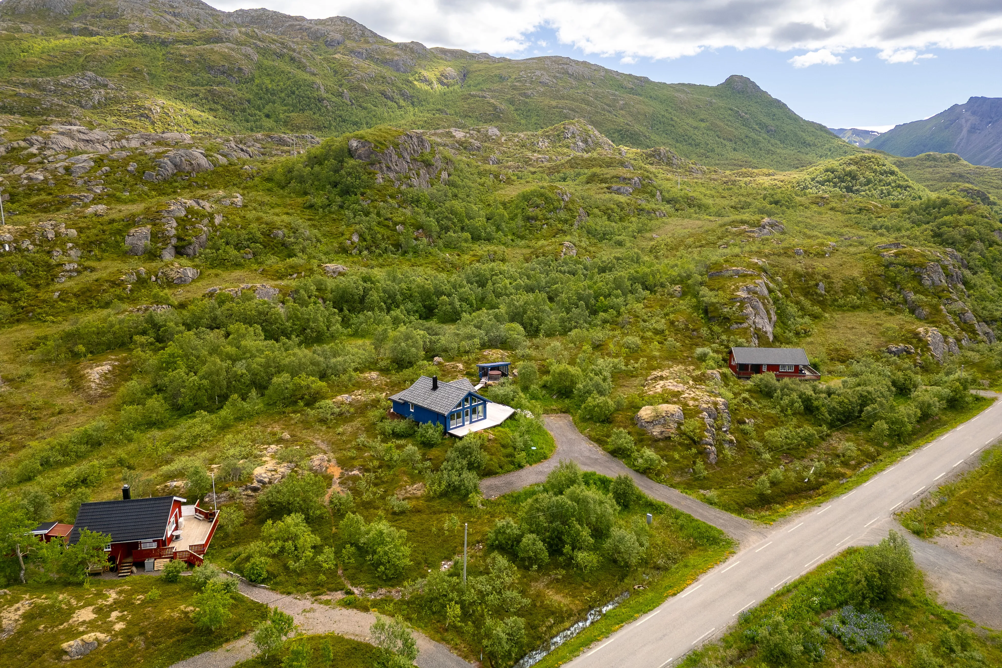 Modern 2-Bedroom Cabin with Expansive Terrace in Scenic Eidsfjorden, Norway - View image 30 of 35