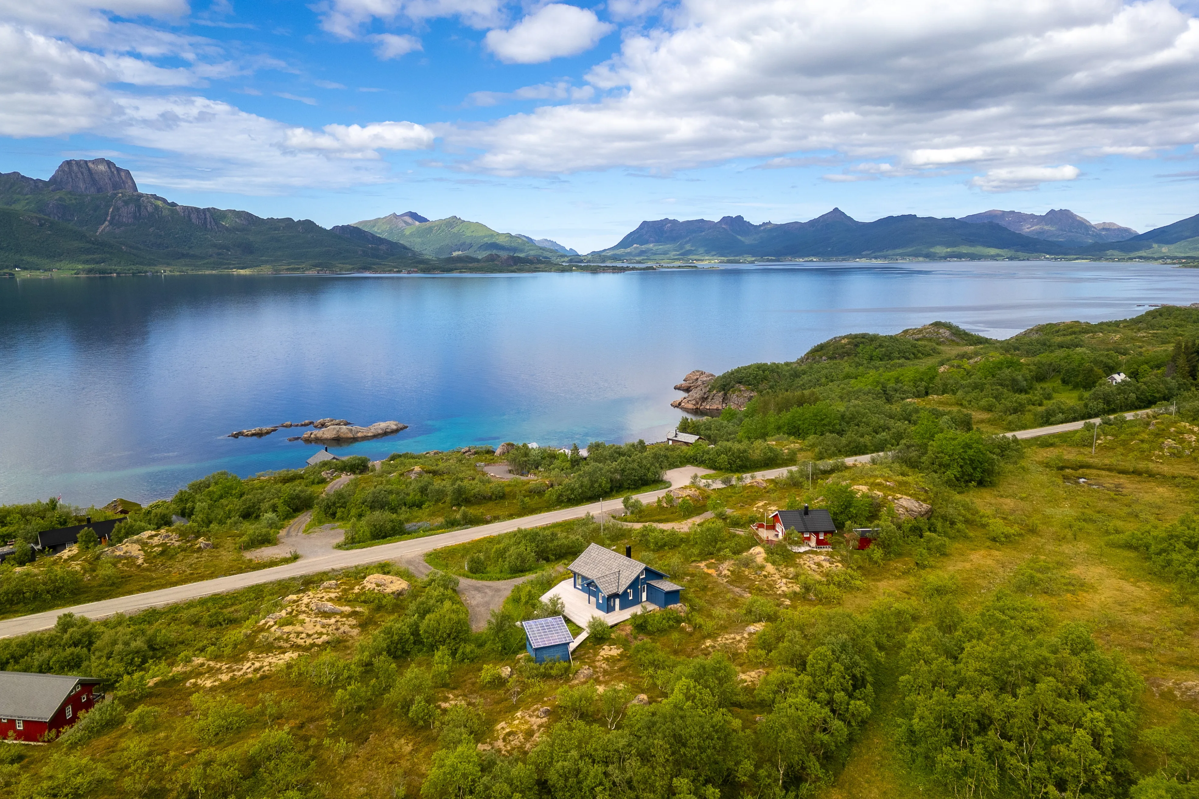 Modern 2-Bedroom Cabin with Expansive Terrace in Scenic Eidsfjorden, Norway - View image 32 of 35