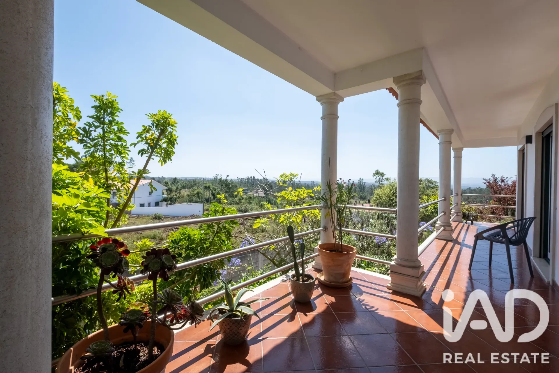 Contemporary 4-Bedroom House with Gym and Gardens in Pataias, Portugal - Image 3
