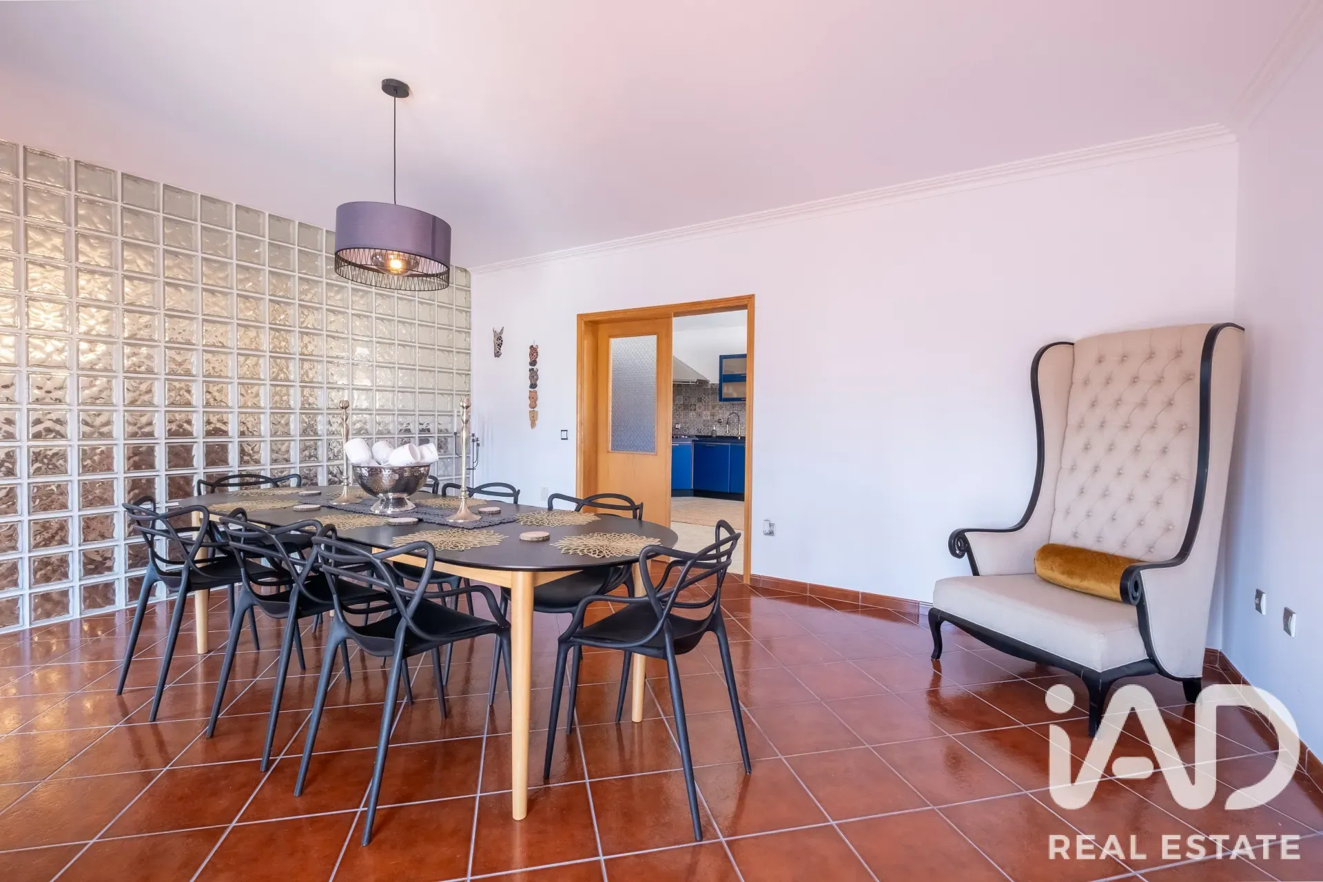 Contemporary 4-Bedroom House with Gym and Gardens in Pataias, Portugal - View image 11 of 39