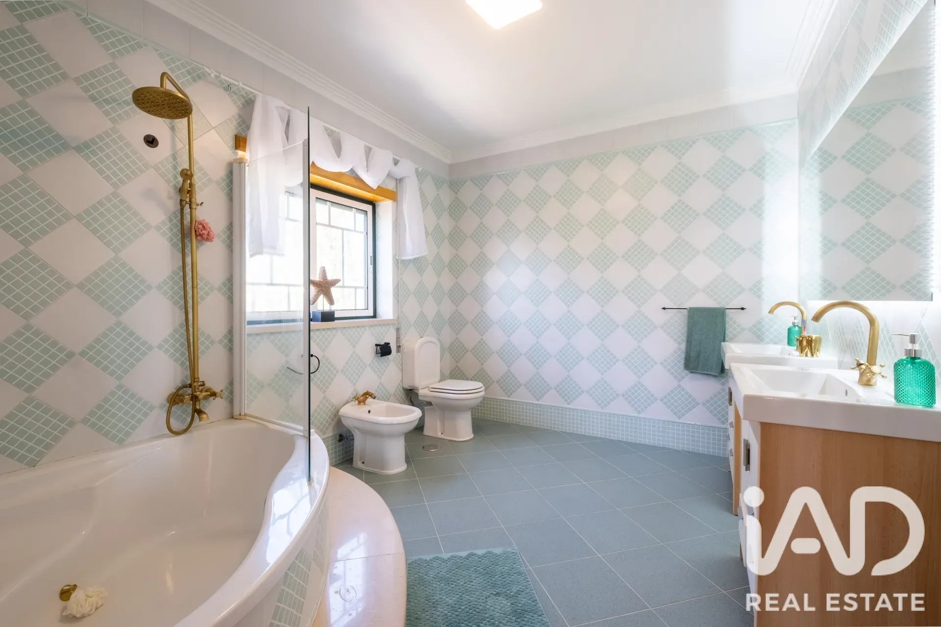 Contemporary 4-Bedroom House with Gym and Gardens in Pataias, Portugal - View image 31 of 39