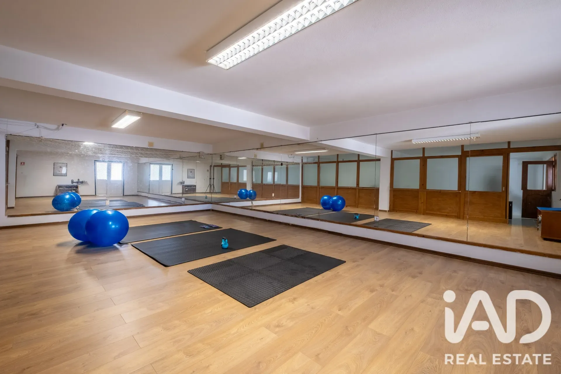 Contemporary 4-Bedroom House with Gym and Gardens in Pataias, Portugal - View image 34 of 39