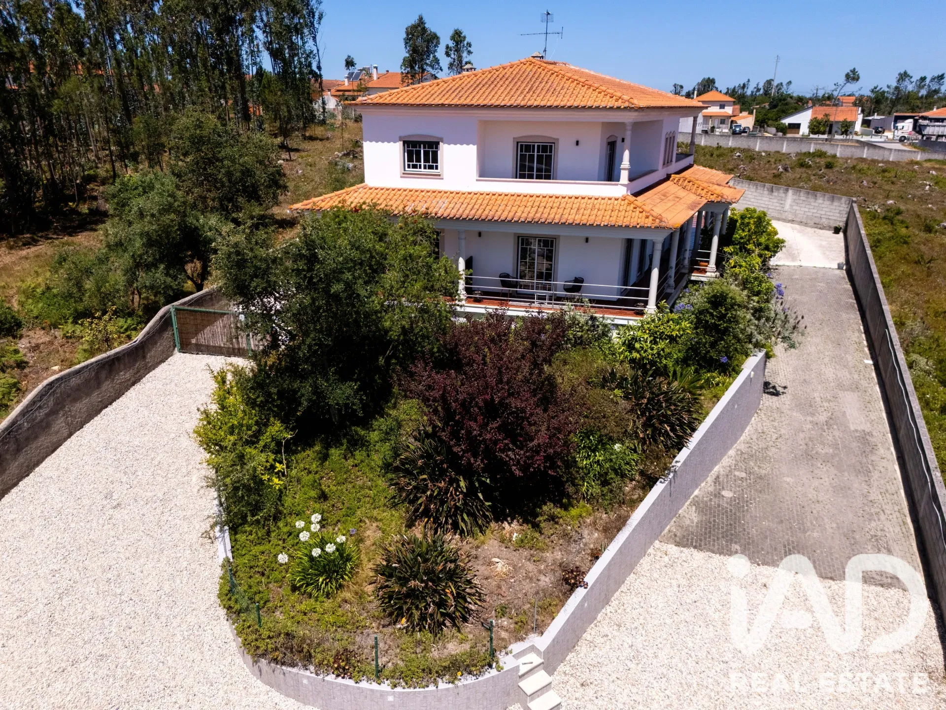 Contemporary 4-Bedroom House with Gym and Gardens in Pataias, Portugal - View image 39 of 39