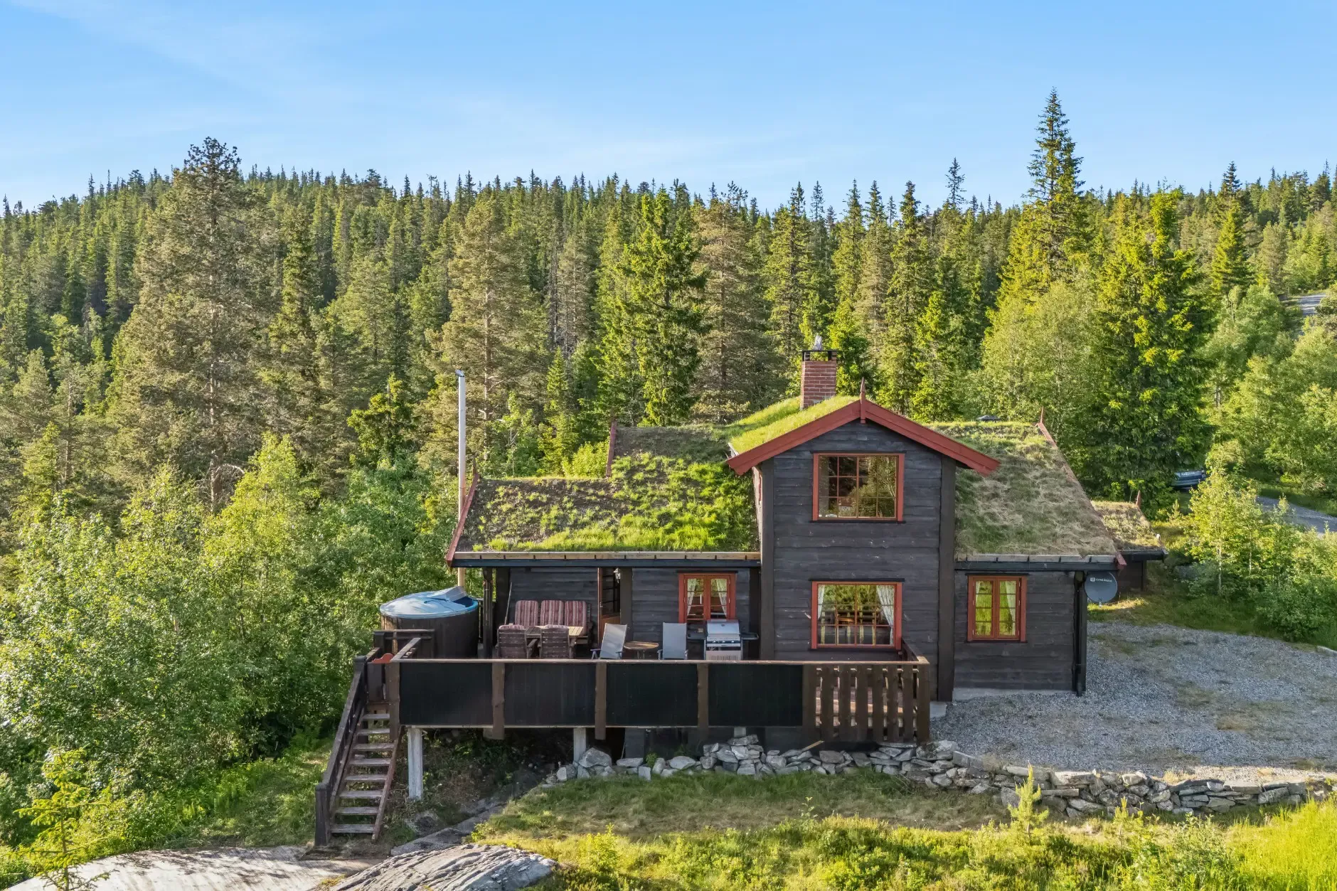 Modern 3-Bedroom Country House with Terrace Near Tråenvatna, Norway - Image 2