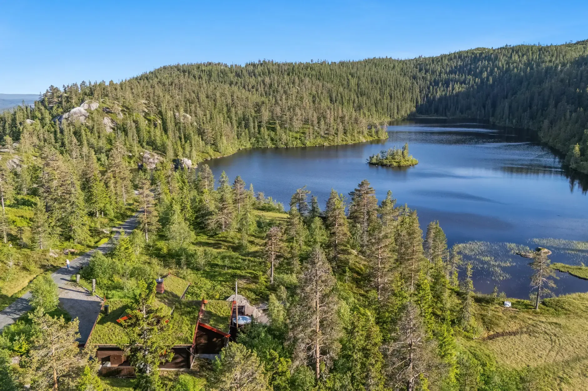 Modern 3-Bedroom Country House with Terrace Near Tråenvatna, Norway - Image 4