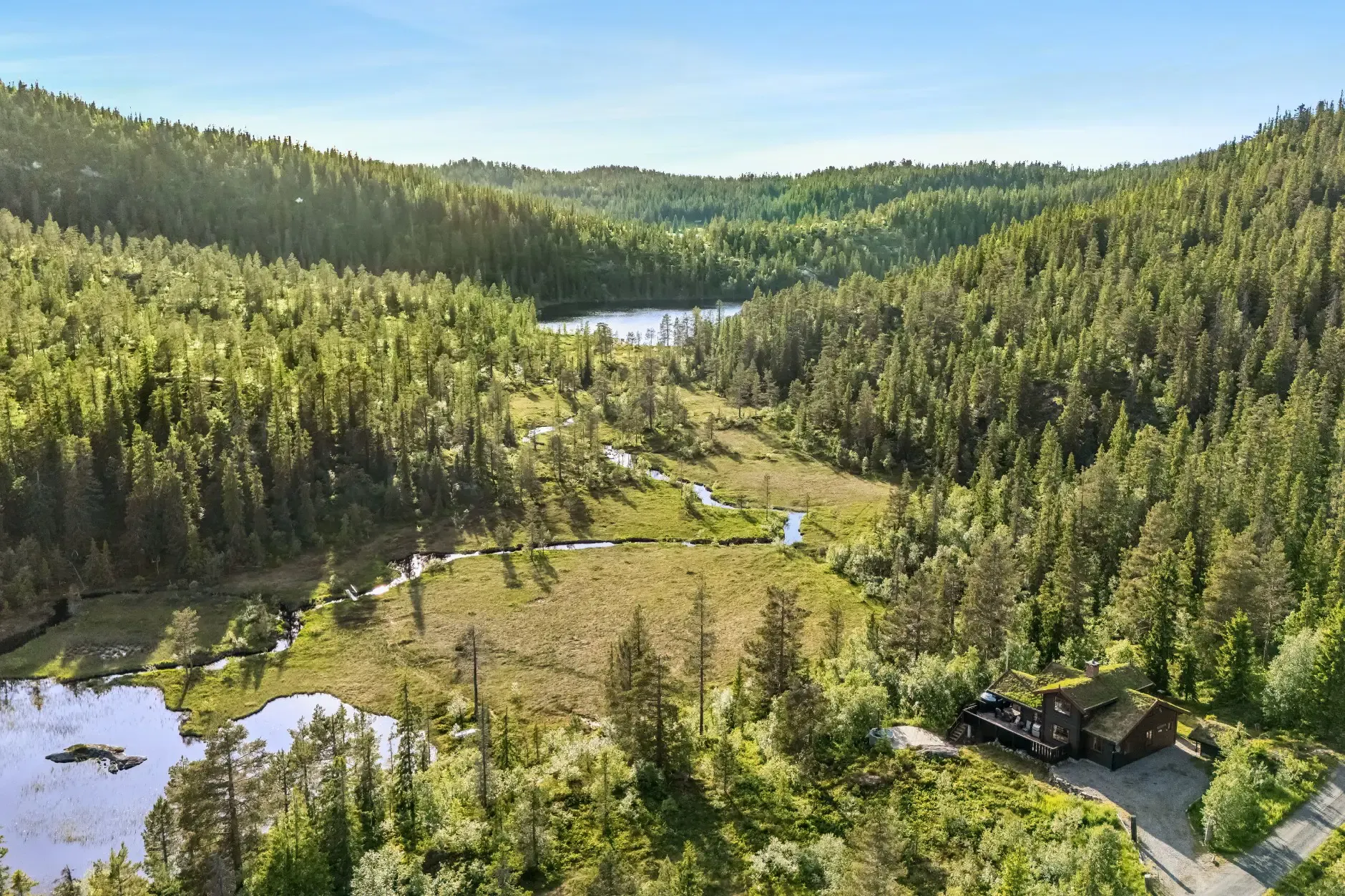 Modern 3-Bedroom Country House with Terrace Near Tråenvatna, Norway - Image 5