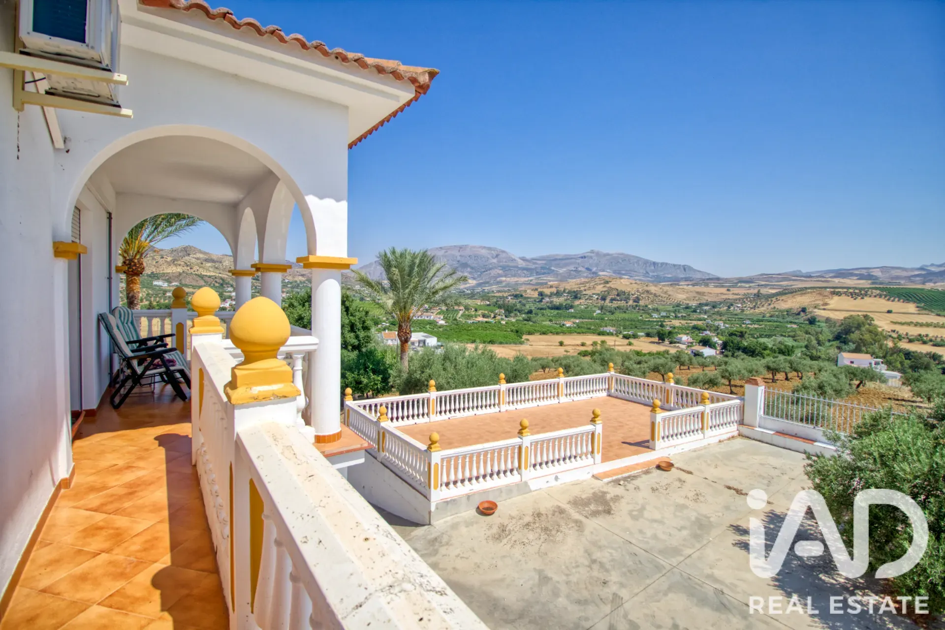 Modern Álora Home with Pool and Expansive Garden on Spacious Lot - Image 2