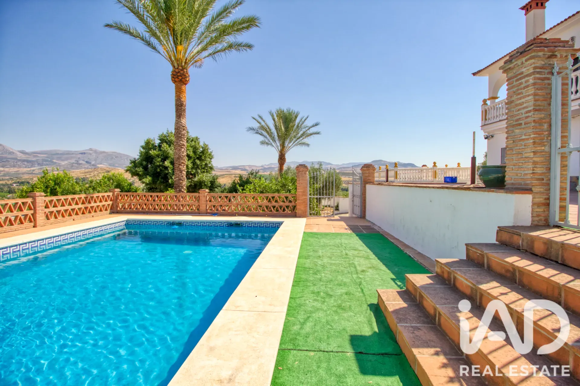 Modern Álora Home with Pool and Expansive Garden on Spacious Lot - Image 4