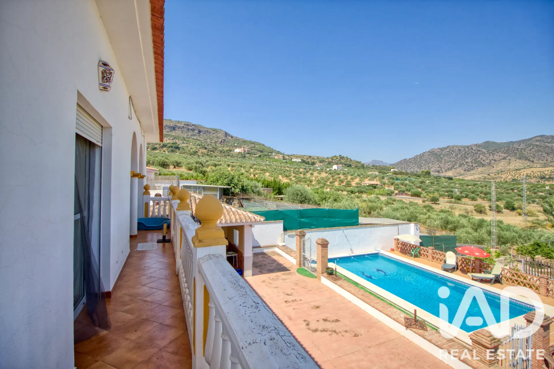 Modern Álora Home with Pool and Expansive Garden on Spacious Lot - View image 19 of 34
