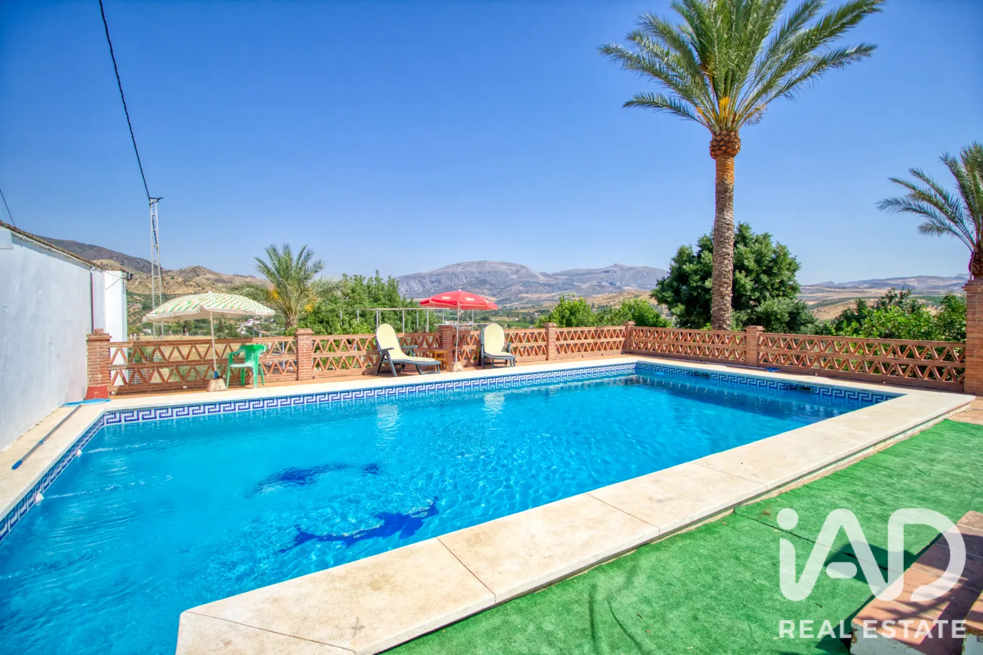 Modern Álora Home with Pool and Expansive Garden on Spacious Lot - View image 23 of 34