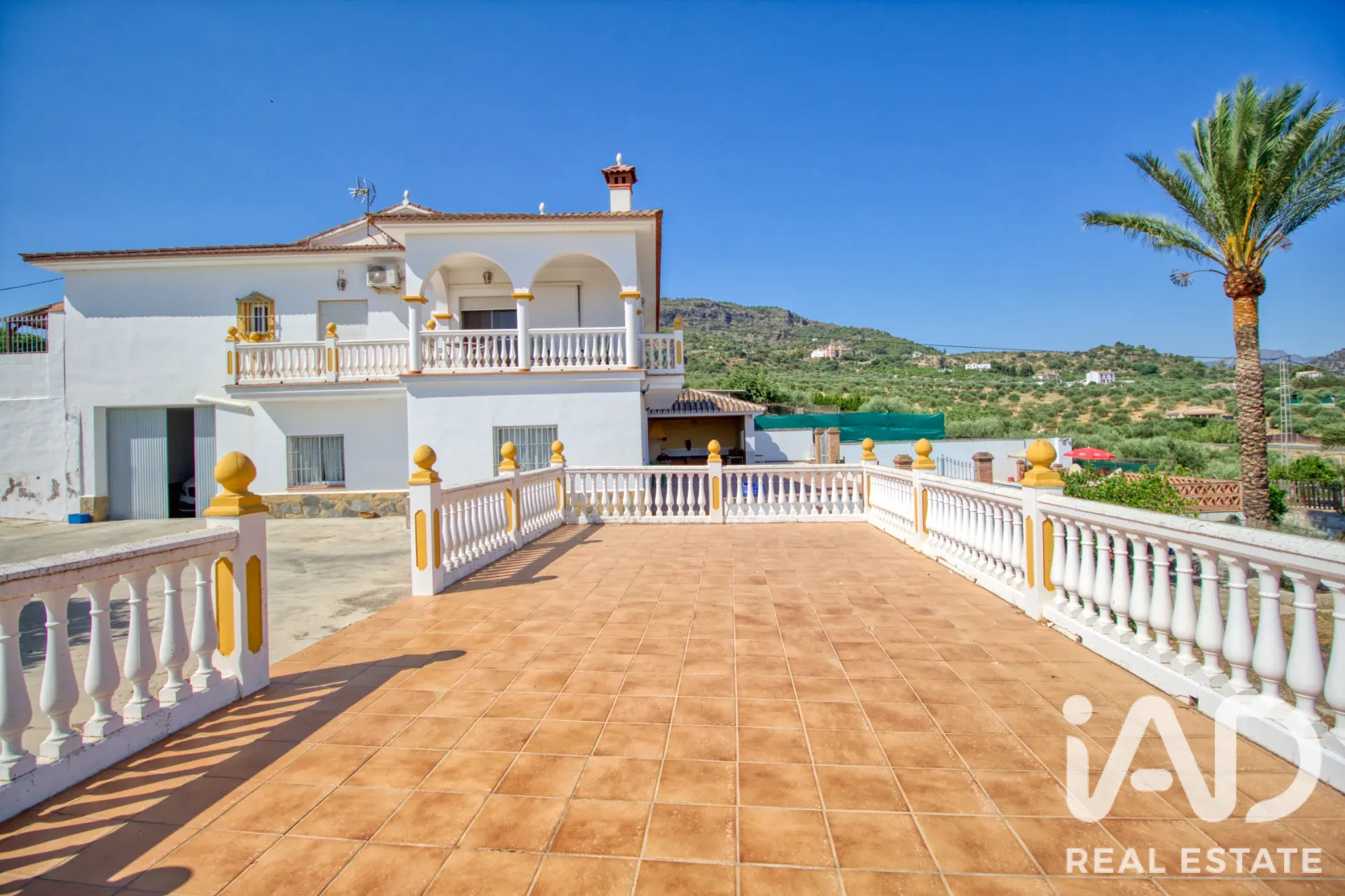 Modern Álora Home with Pool and Expansive Garden on Spacious Lot - View image 29 of 34
