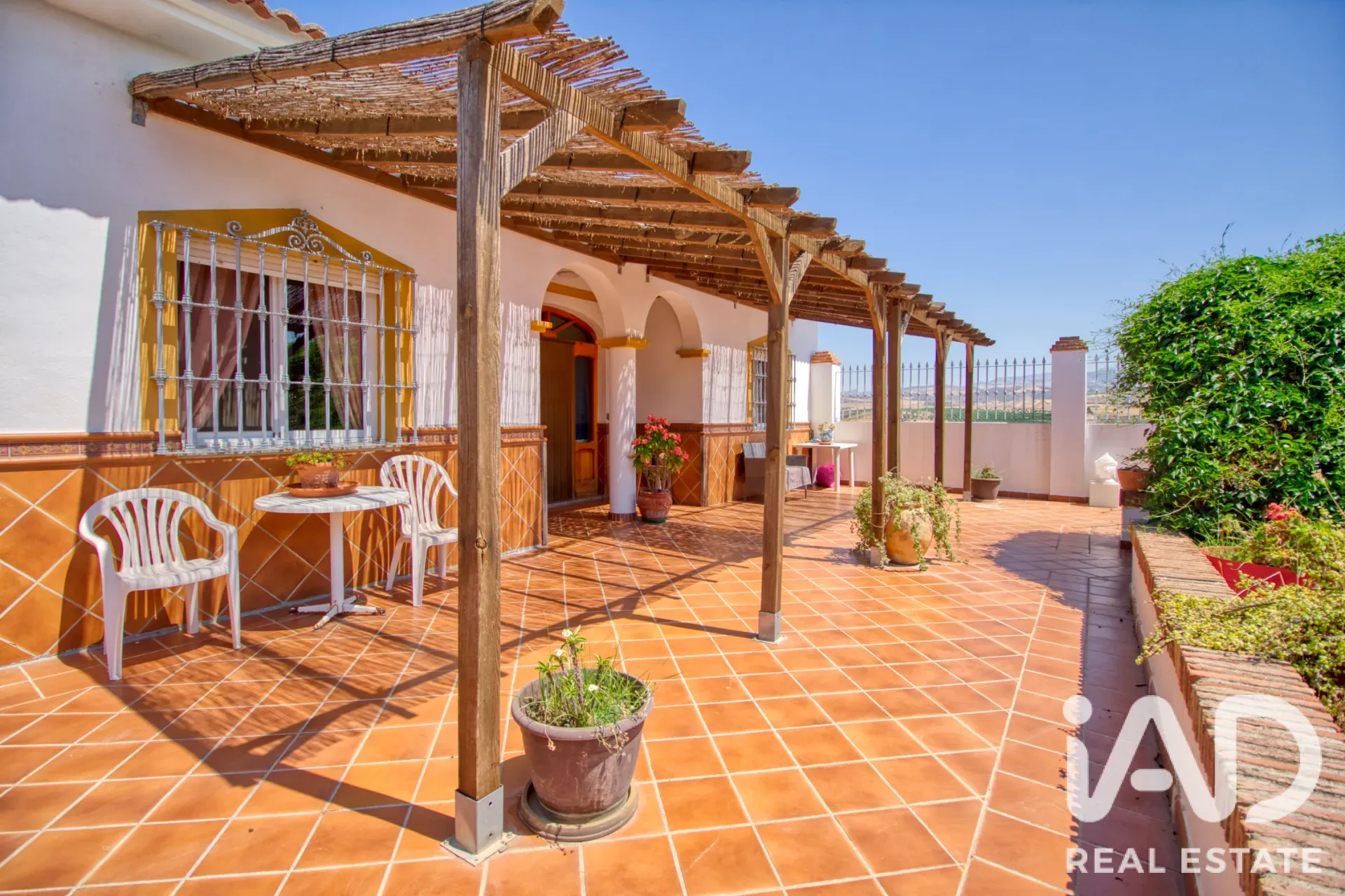 Modern Álora Home with Pool and Expansive Garden on Spacious Lot - View image 33 of 34