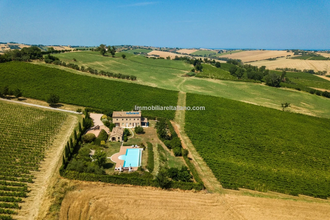Villa exclusive de 7 chambres avec piscine et maison d'hôtes à Jesi, Italie - Voir l'image 10 sur 56
