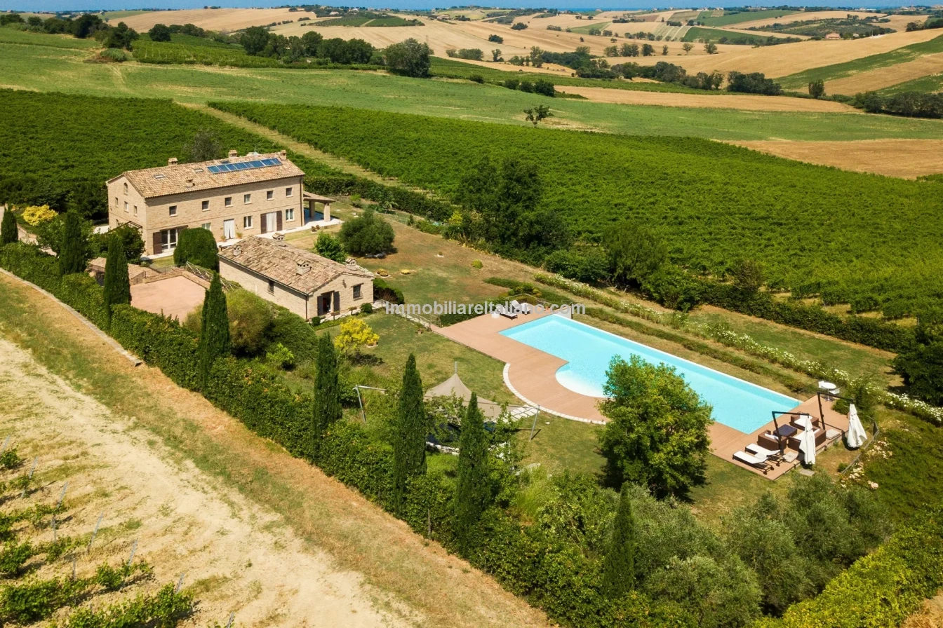 Villa exclusive de 7 chambres avec piscine et maison d'hôtes à Jesi, Italie - Voir l'image 13 sur 56