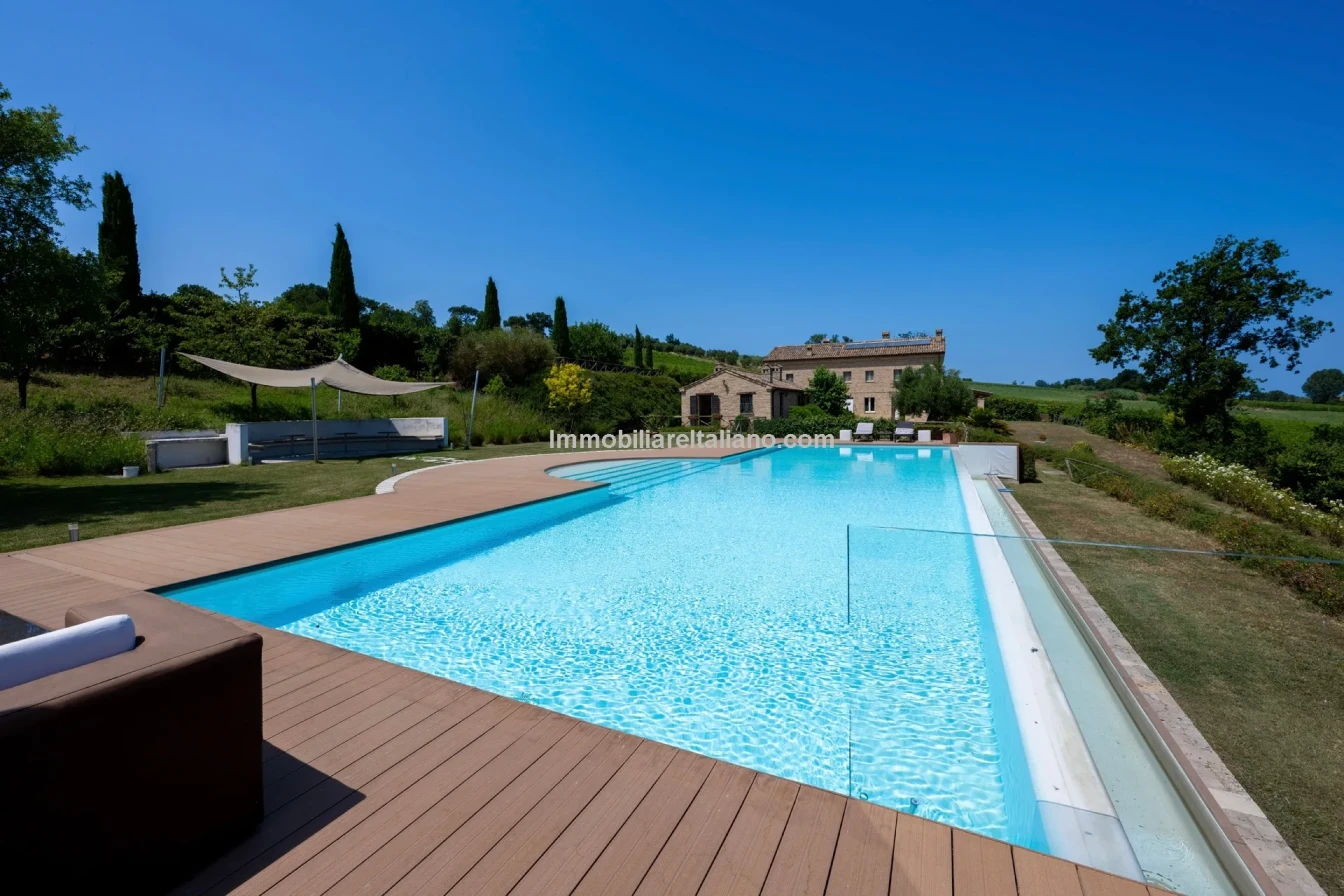 Villa exclusive de 7 chambres avec piscine et maison d'hôtes à Jesi, Italie - Voir l'image 15 sur 56
