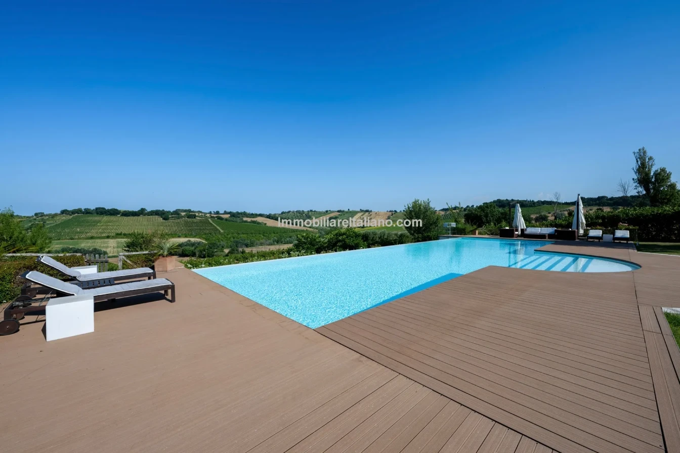 Villa exclusive de 7 chambres avec piscine et maison d'hôtes à Jesi, Italie - Voir l'image 16 sur 56